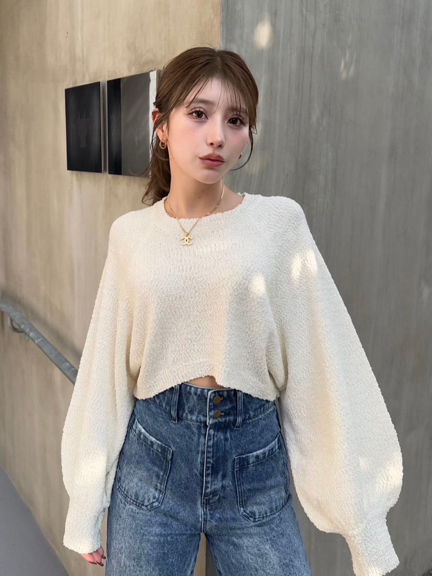 Volume sleeve glitter knit tops