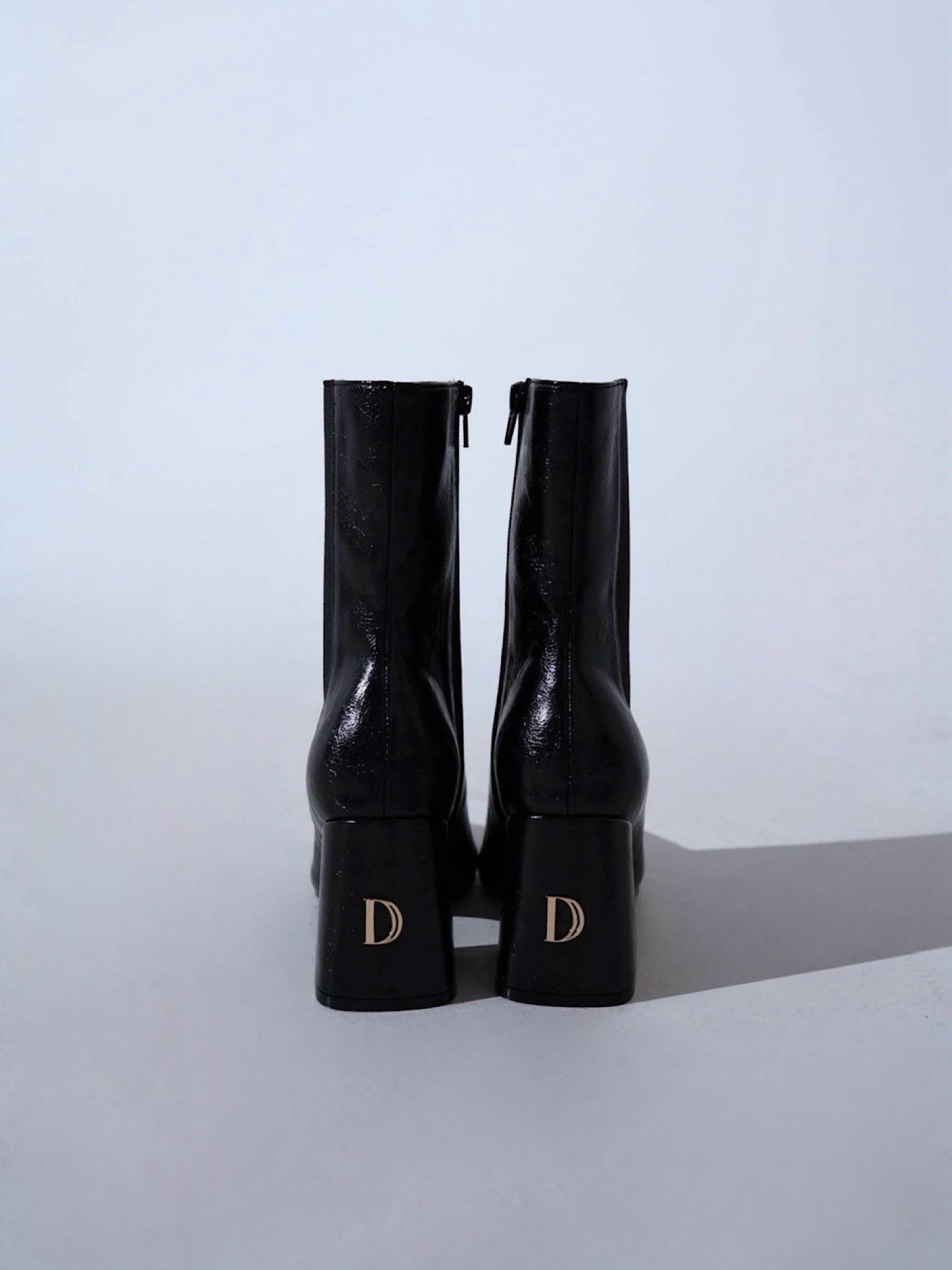 Front pleate side gore boots