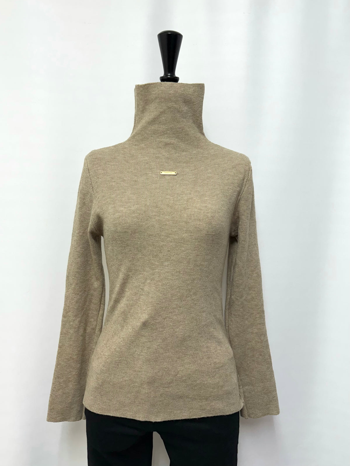 【予約】Accent charm loose neck knit(11月上旬発送予定)