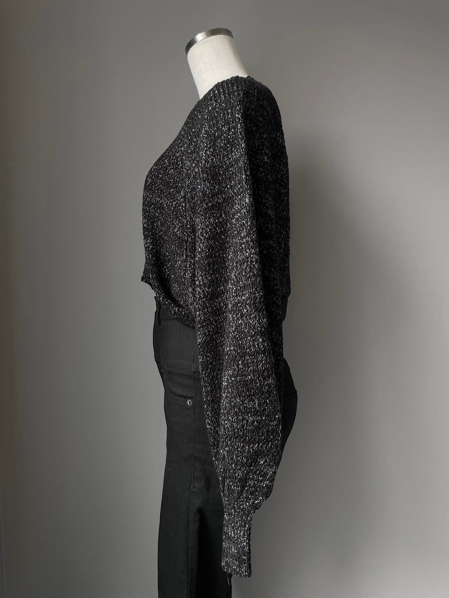 Volume sleeve glitter knit tops