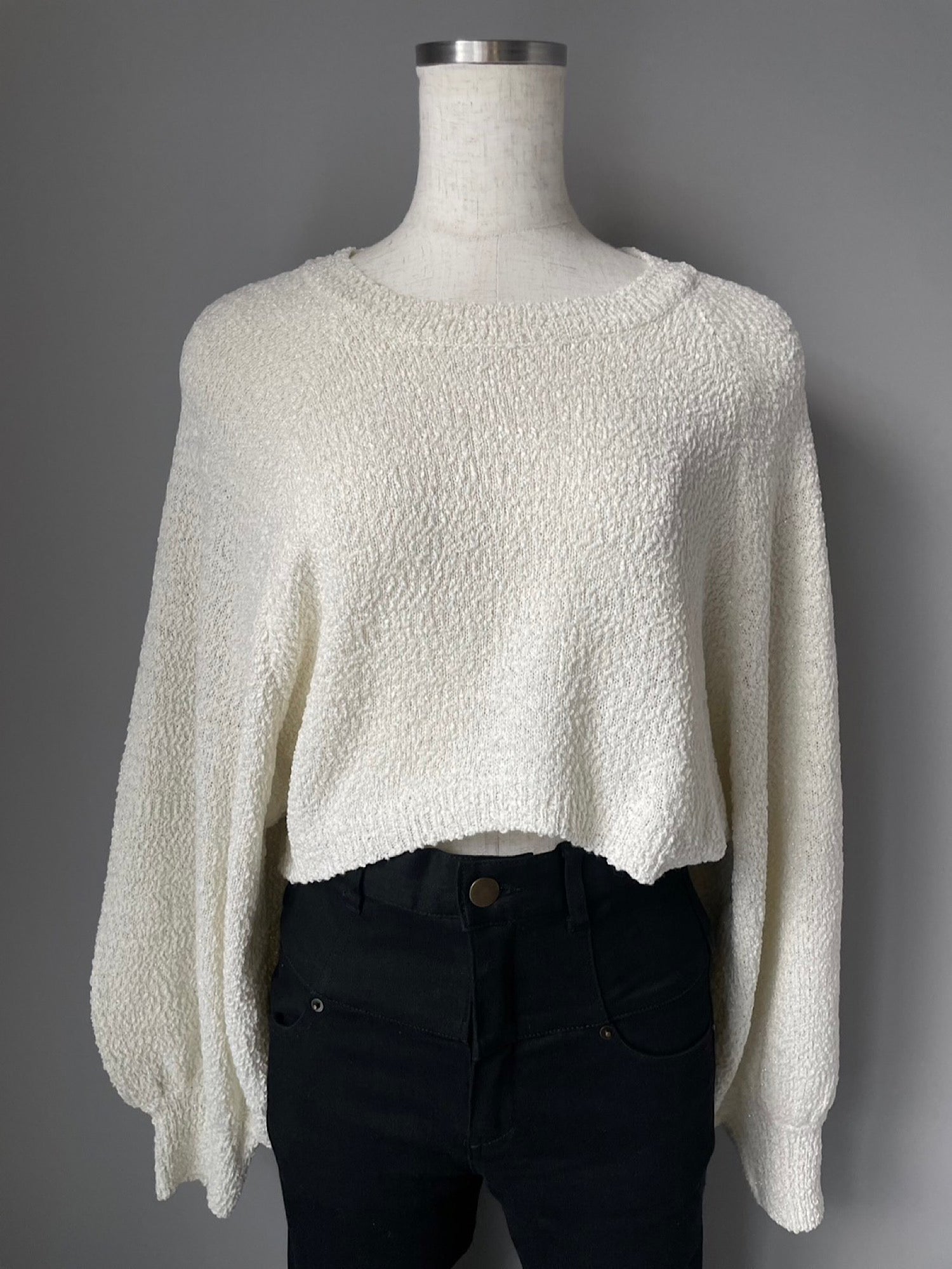 Volume sleeve glitter knit tops