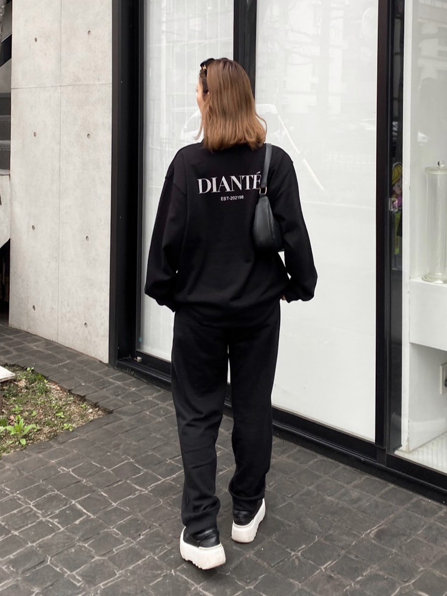 Vertical logo sweat pants