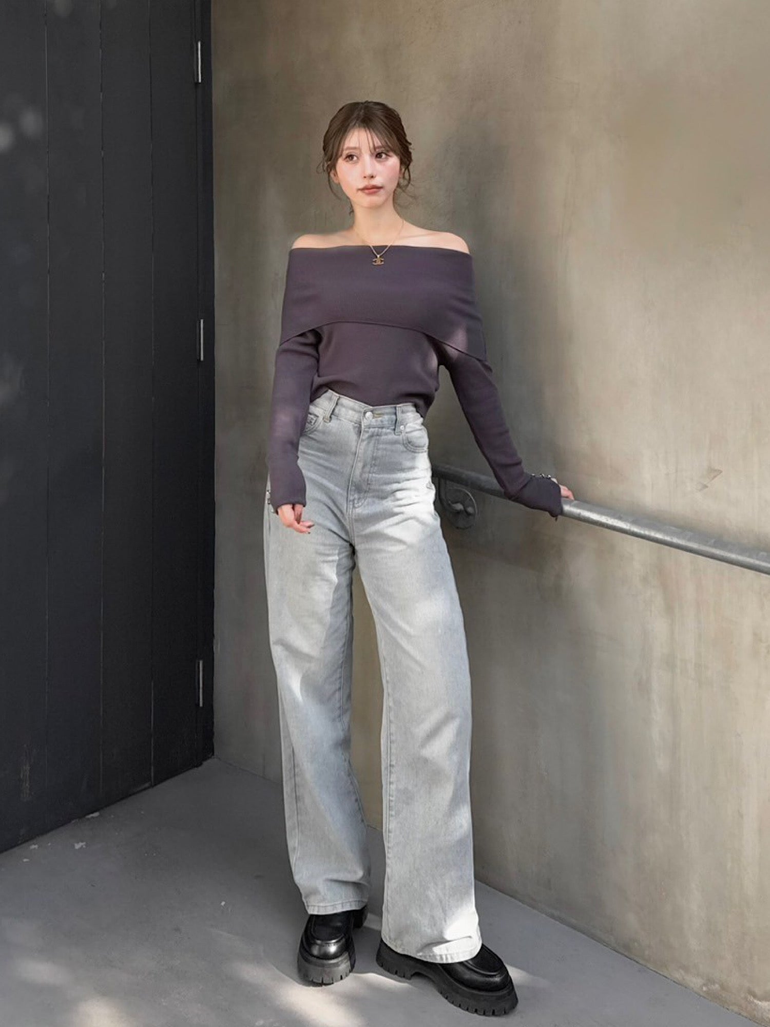 Flap off shoulder cropped knit