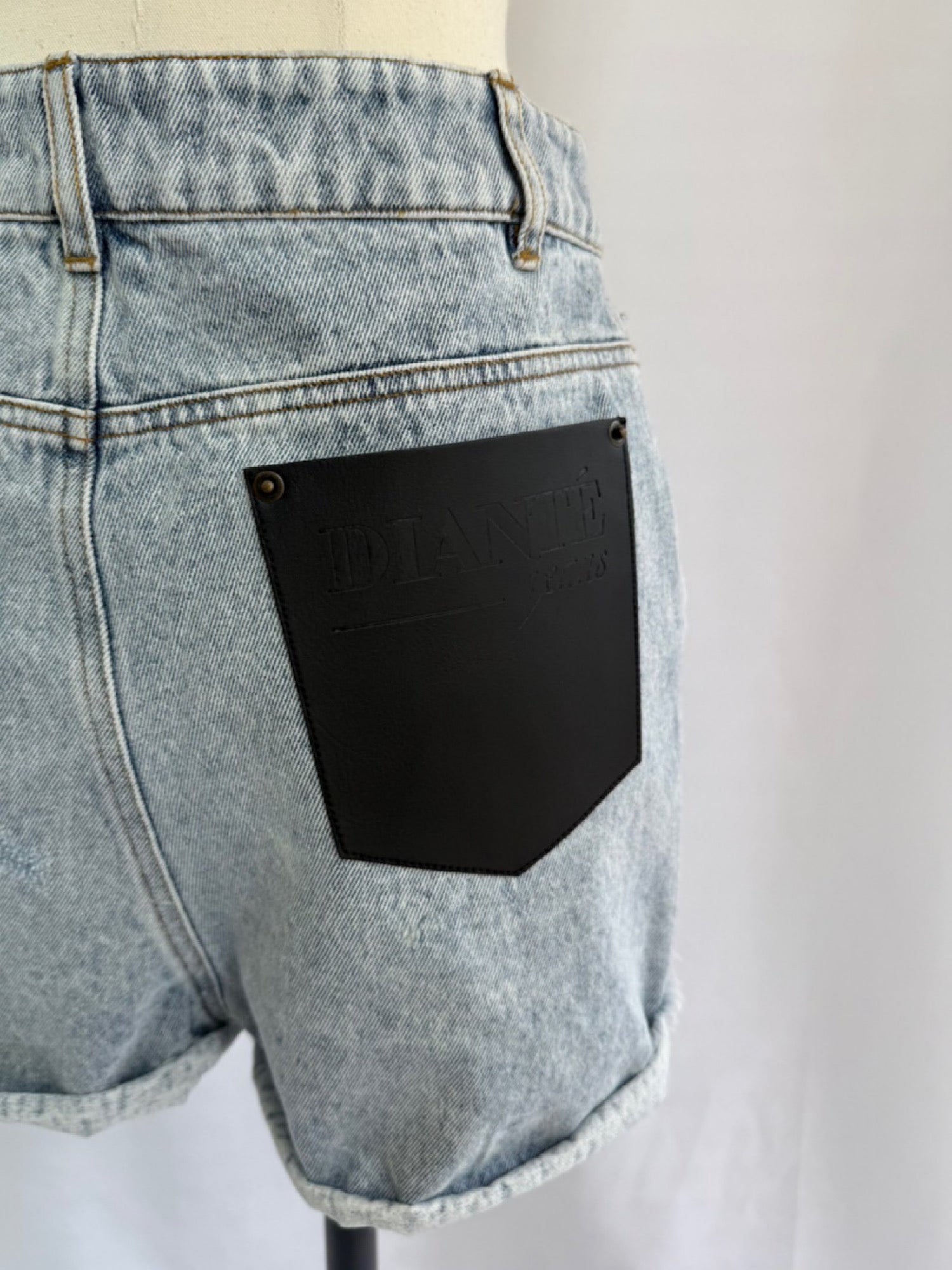 Waist design denim shorts