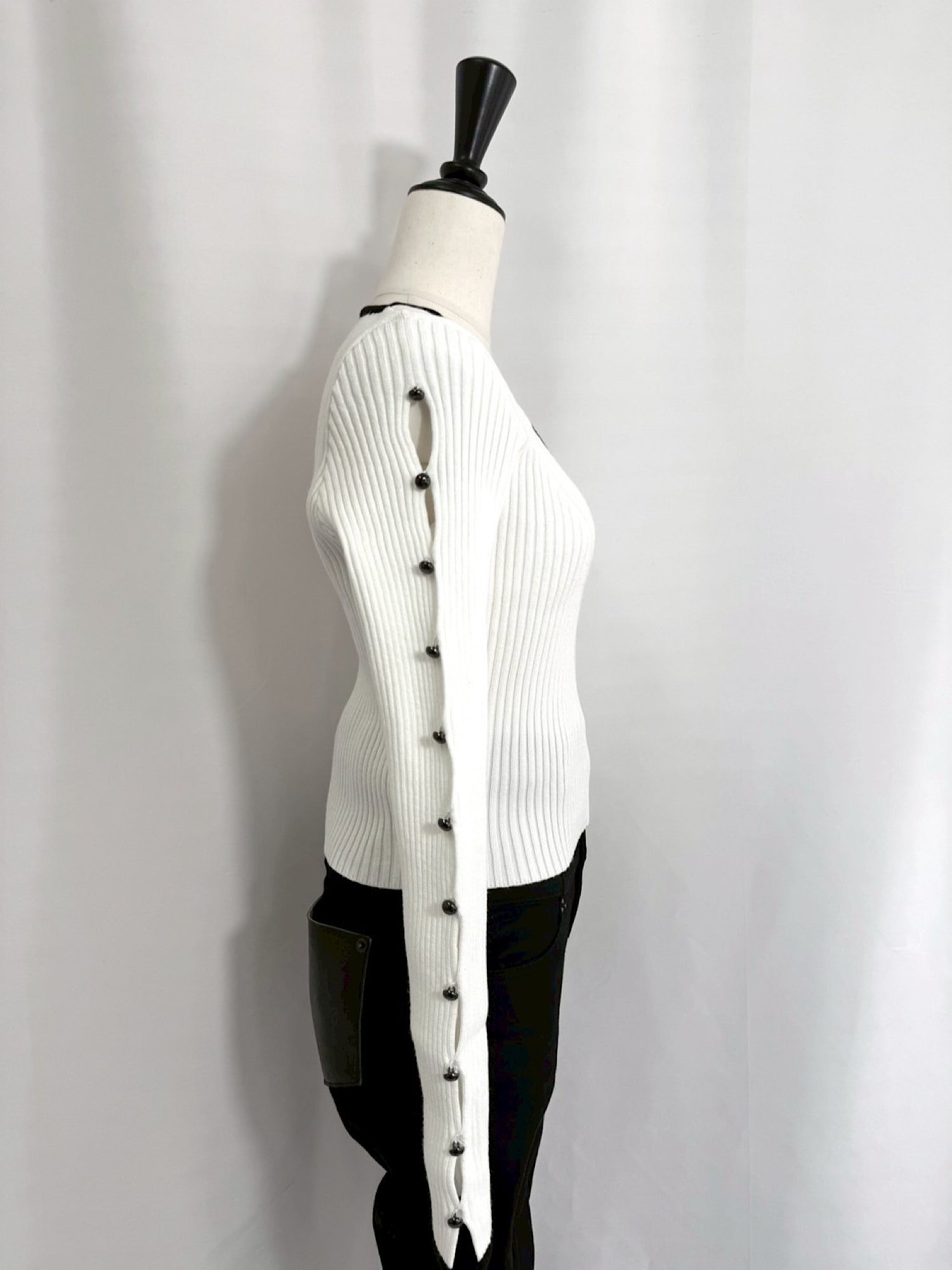 Button sleeve decorate knit