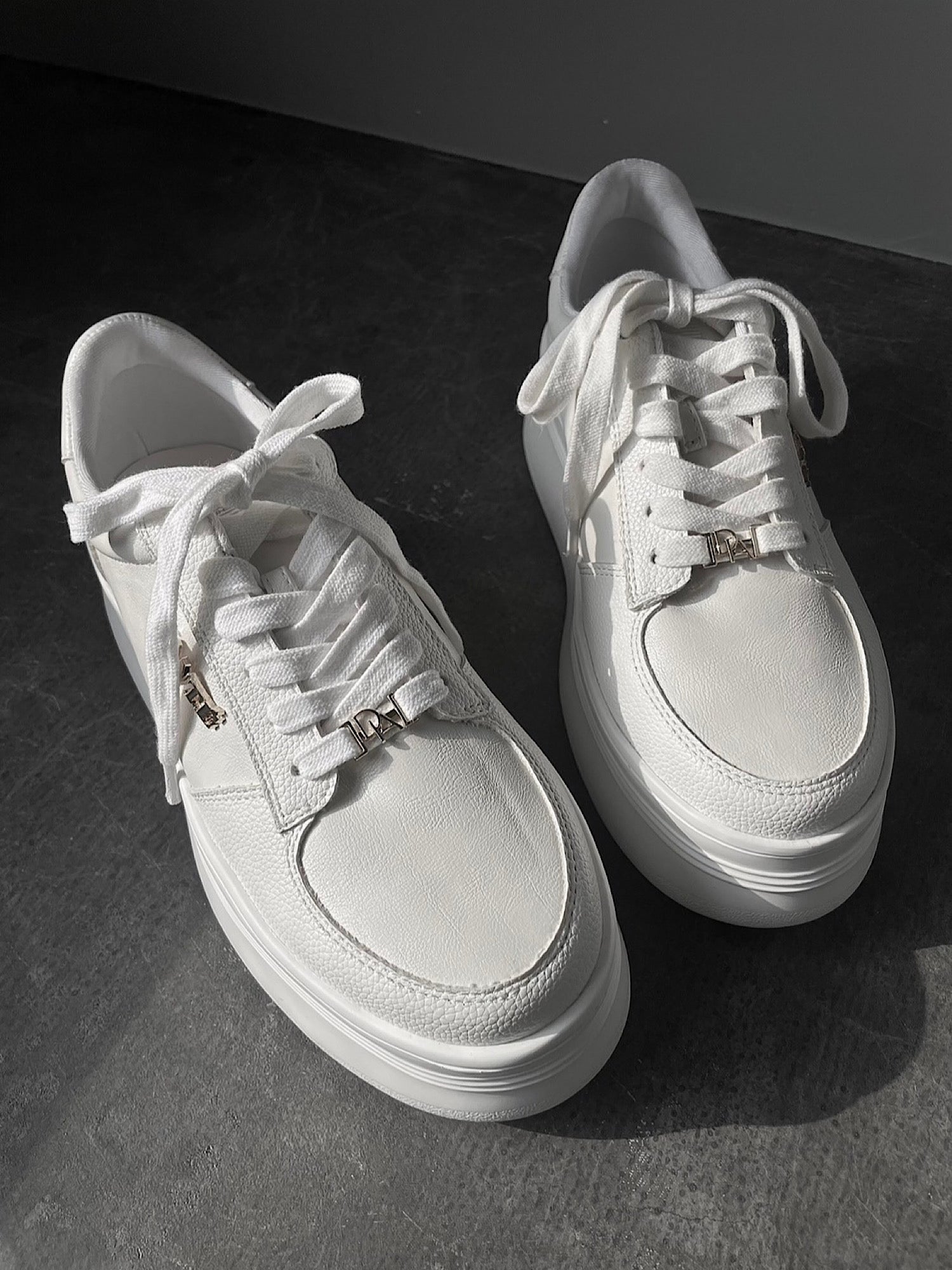 【予約】DIANTÉ logo sole sneakers(12月中旬〜下旬発送予定)