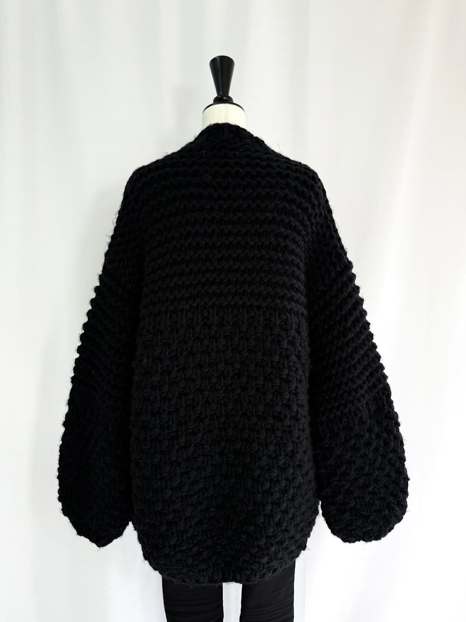【予約】Low gauge cable cardigan(1月中旬〜下旬発送予定)