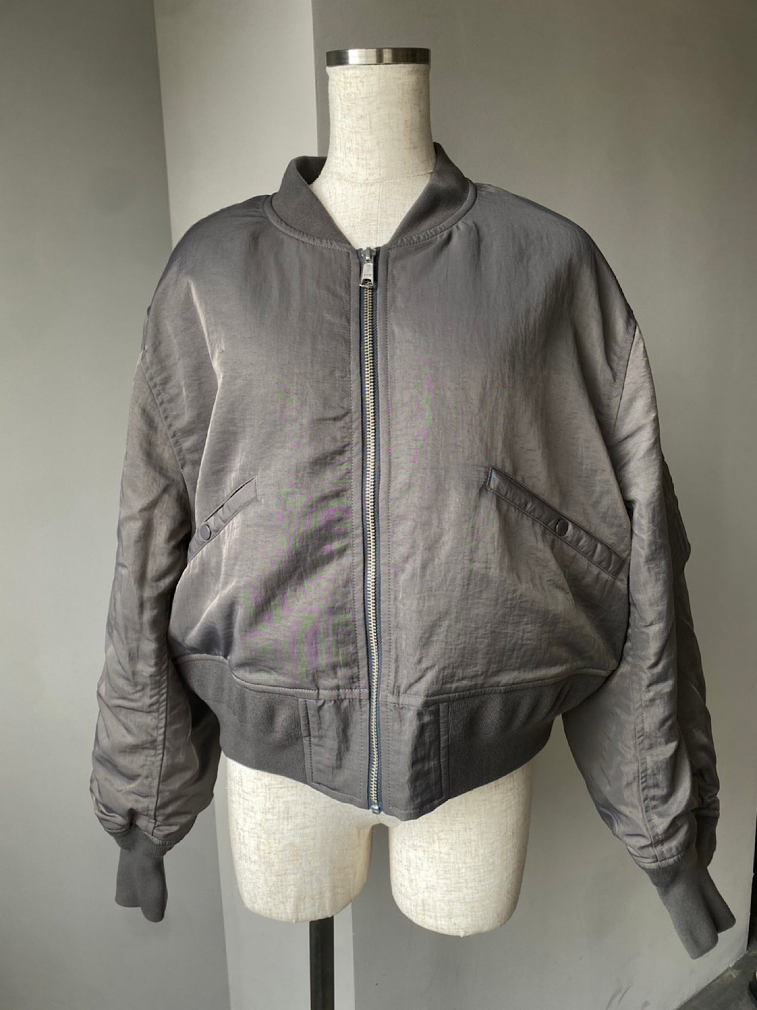 Cropped MA-1 blouson
