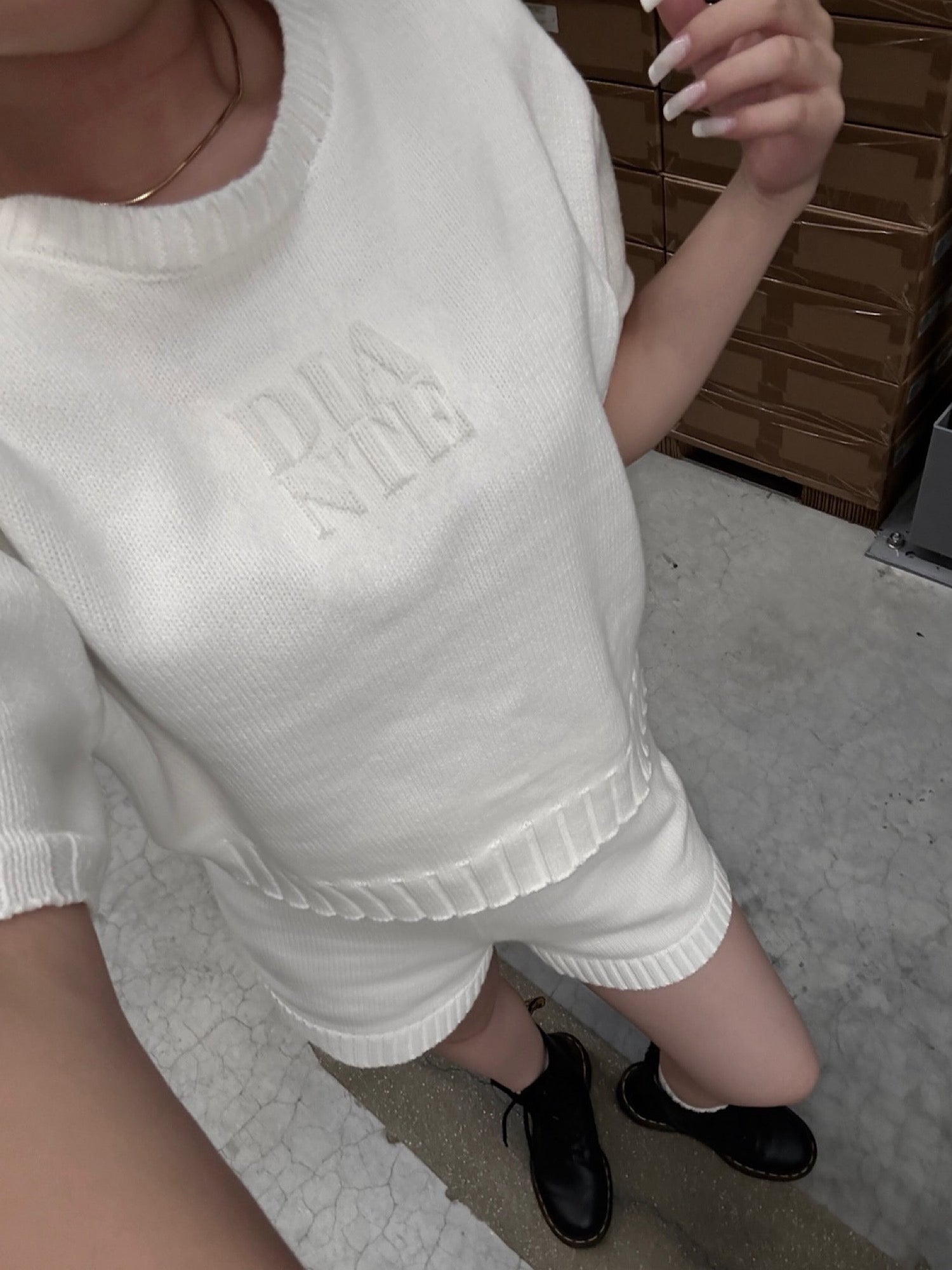 Emboss logo half sleeve knit