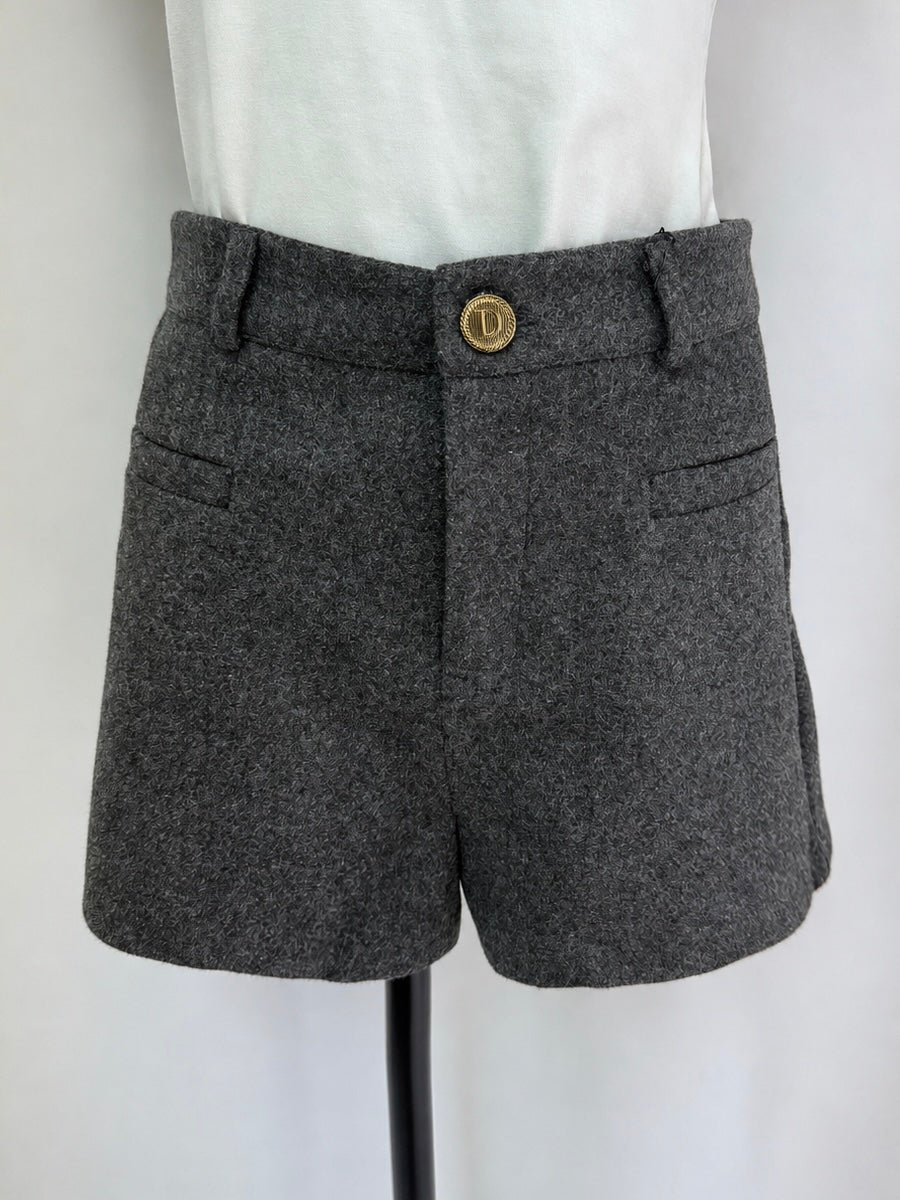 Front pocket warm shorts