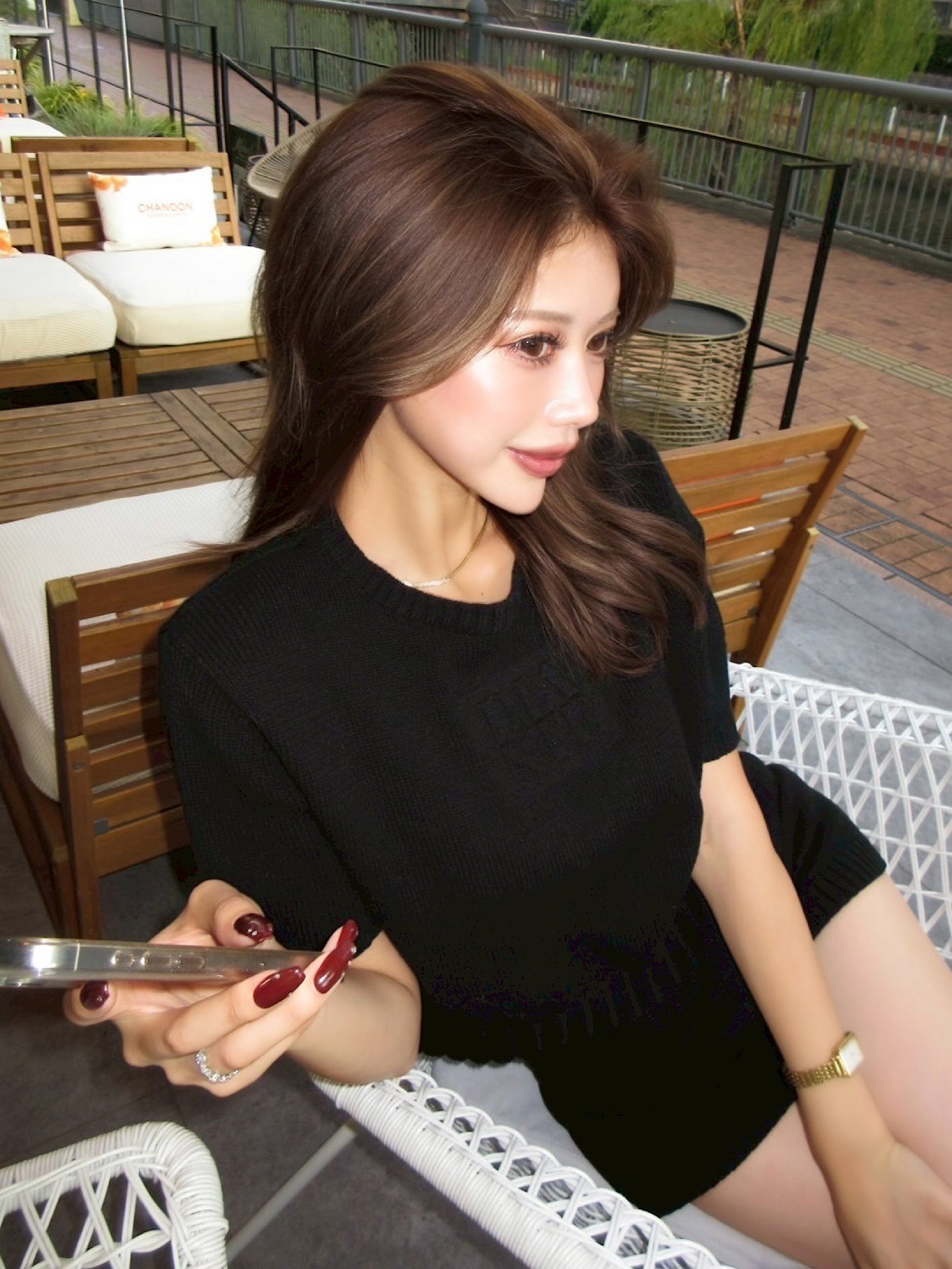 Emboss logo half sleeve knit