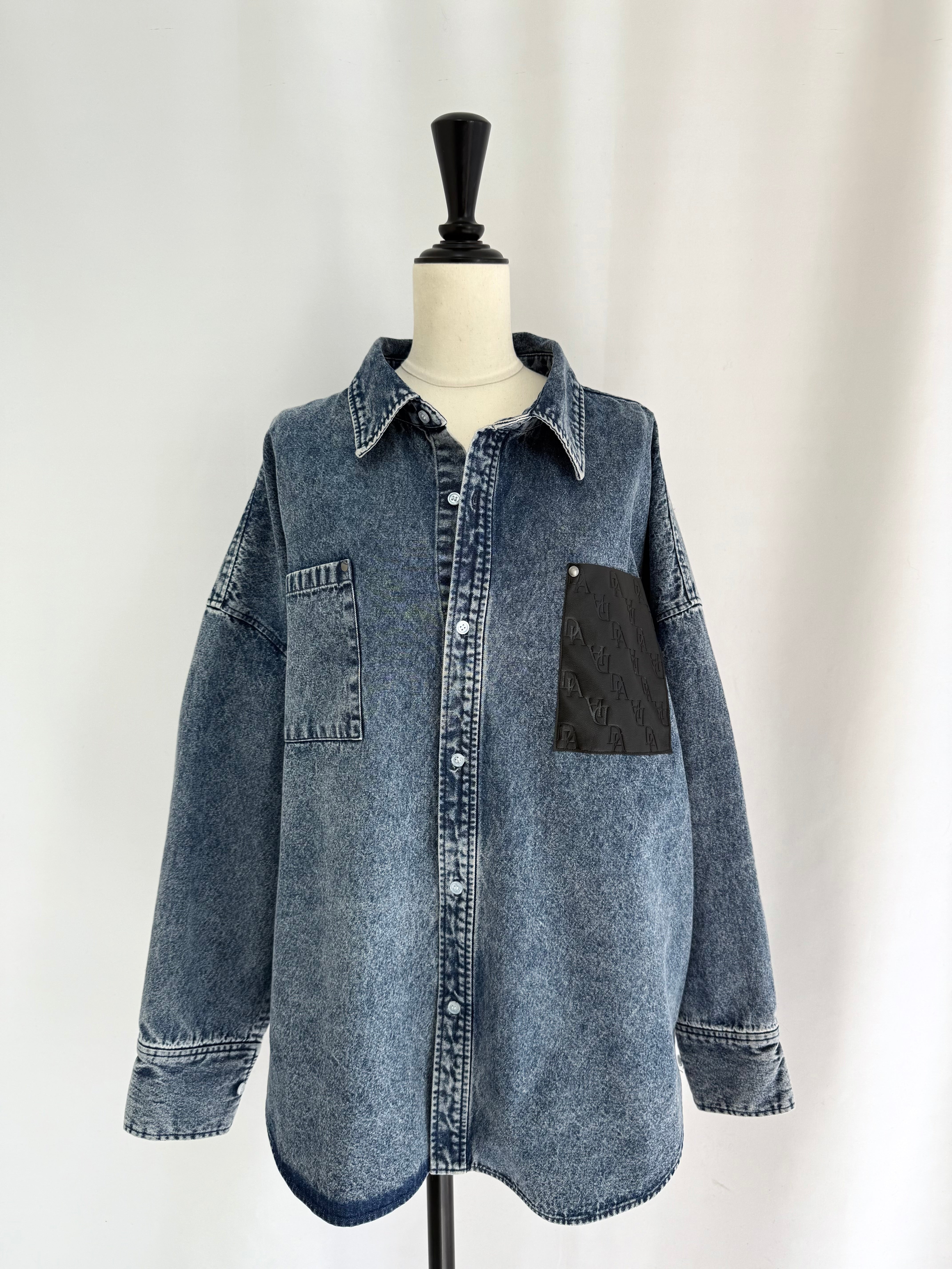 【予約】Leather pocket denim loose shirts(3月上旬〜中旬発送予定)