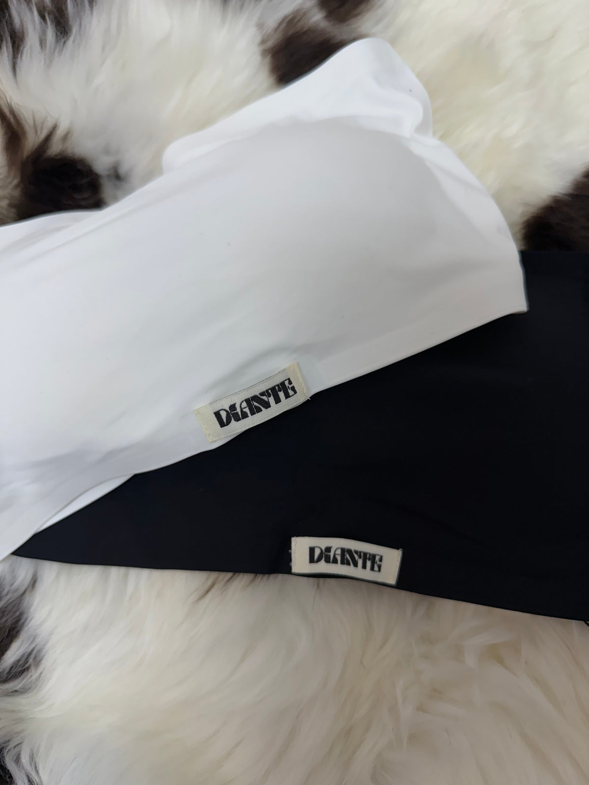 Plain logo bare top