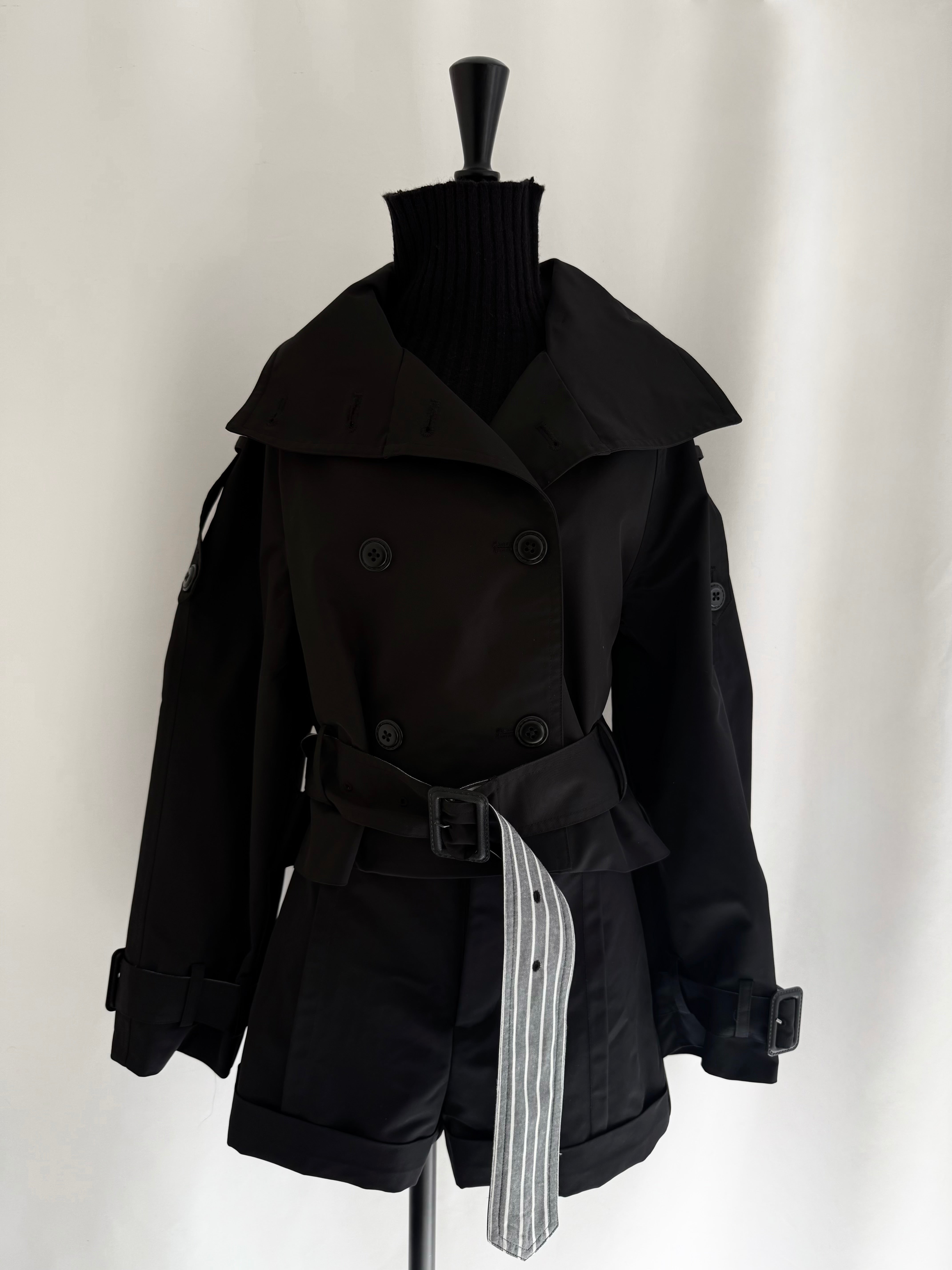 Raglan sleeve short trench coat