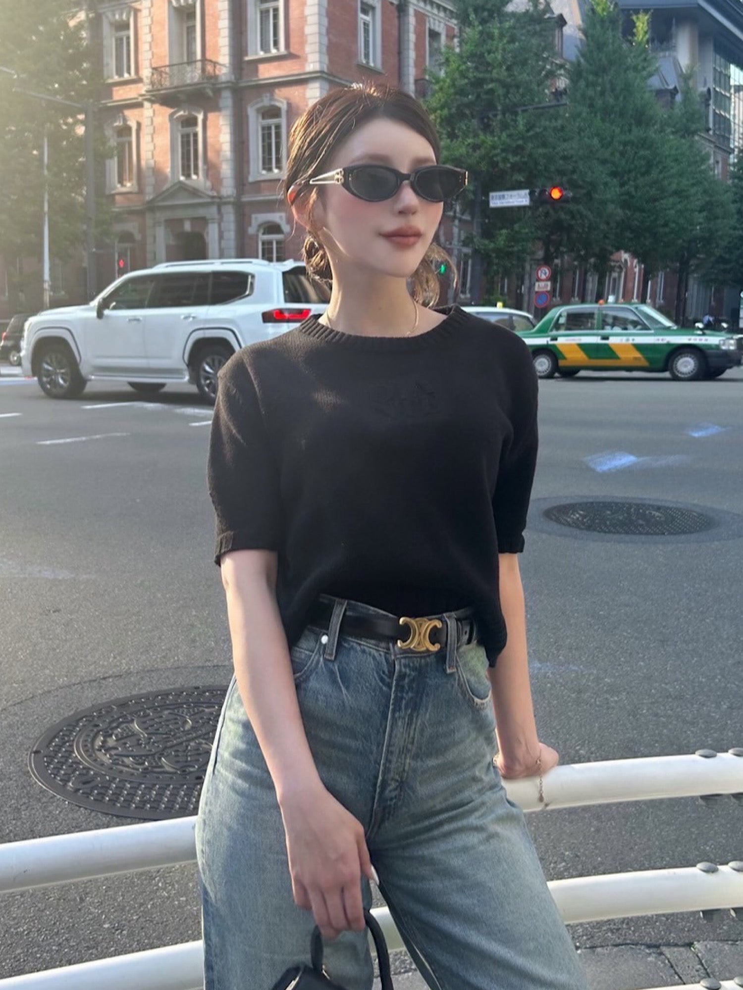 Emboss logo half sleeve knit