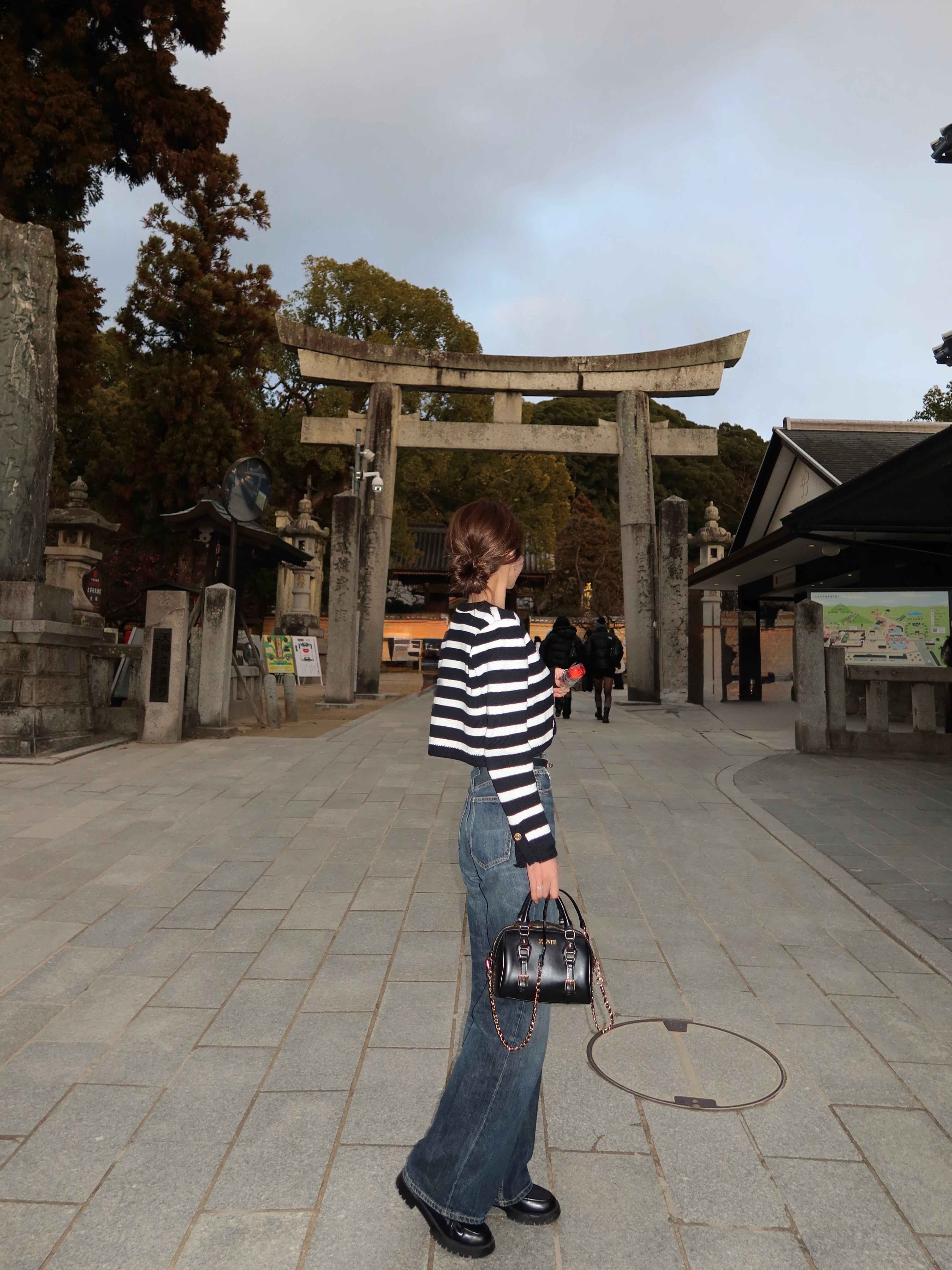 Gold button bulky knit cardigan