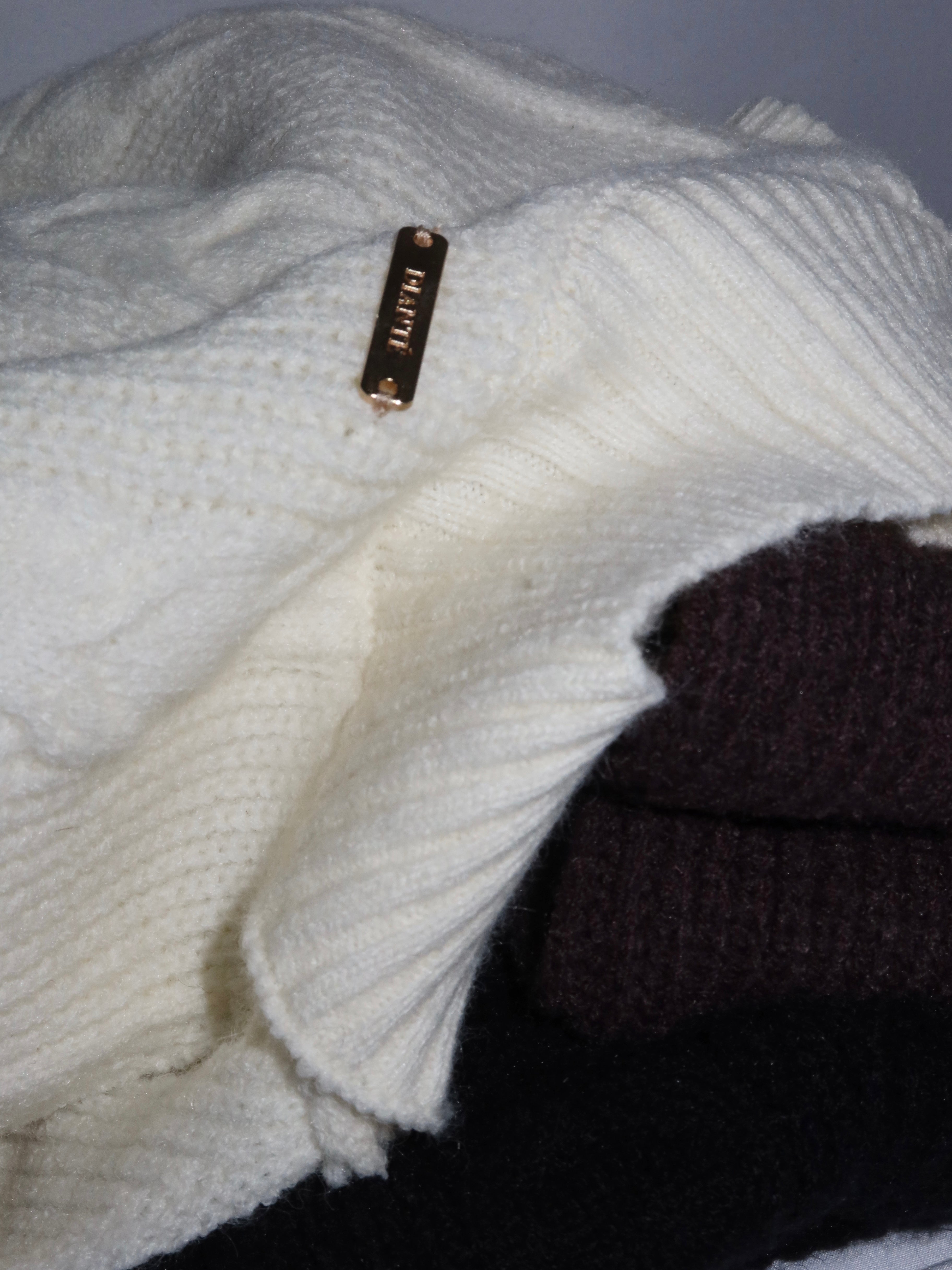 American sleeve cable knit