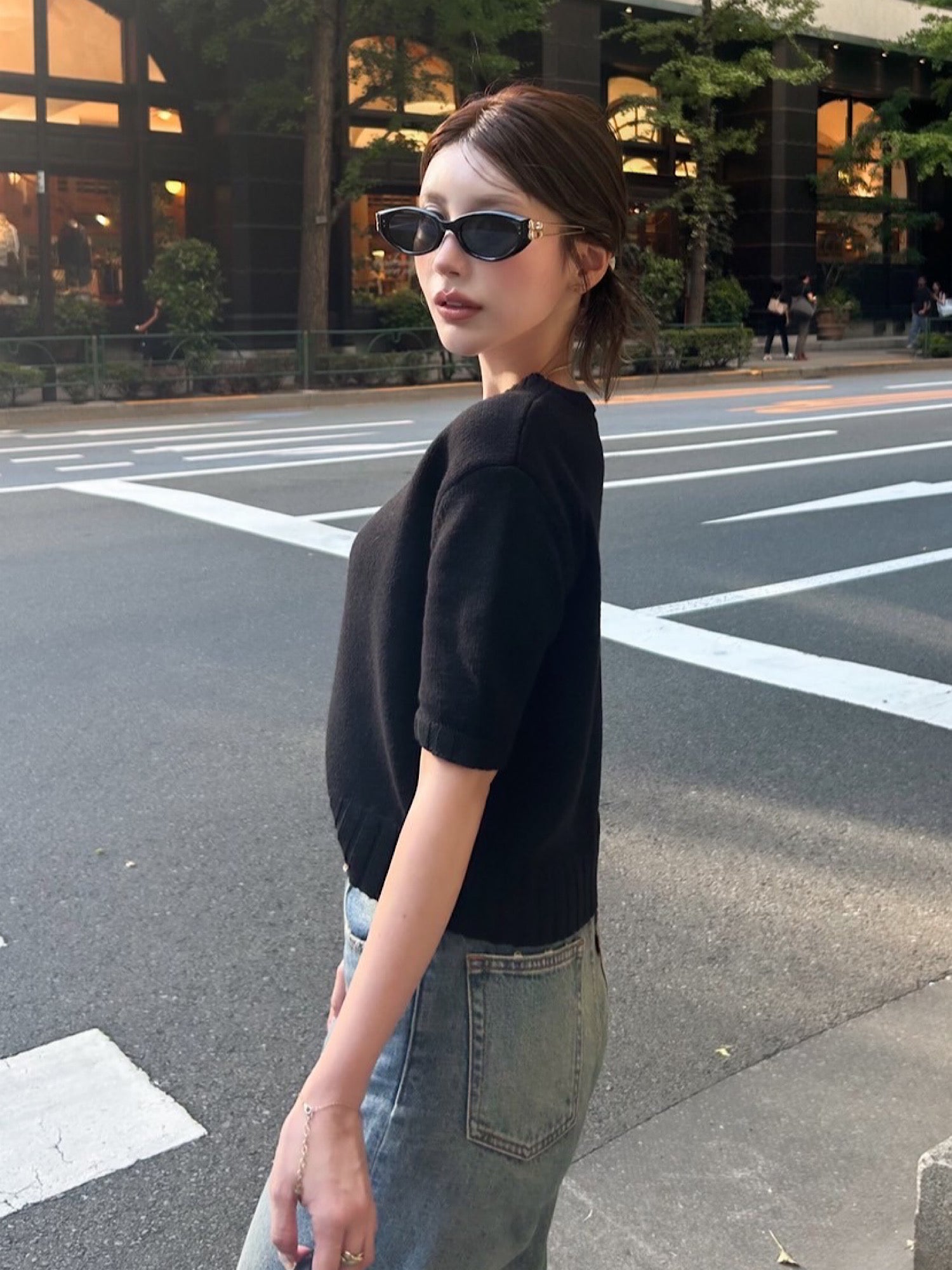 Emboss logo half sleeve knit