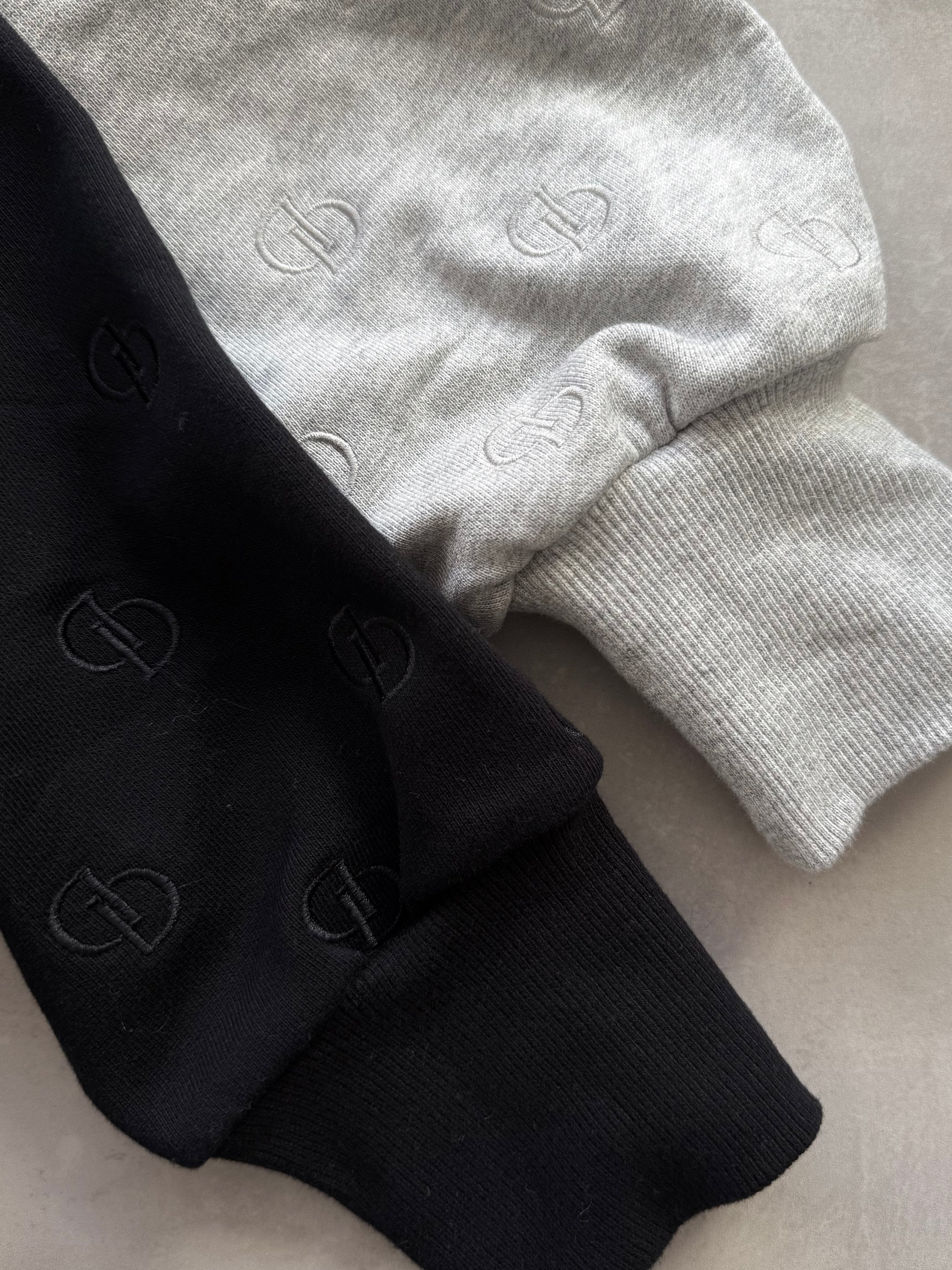 【予約】All over logo zip up hoodie sweat(BLK 12月中旬〜下旬発送予定)