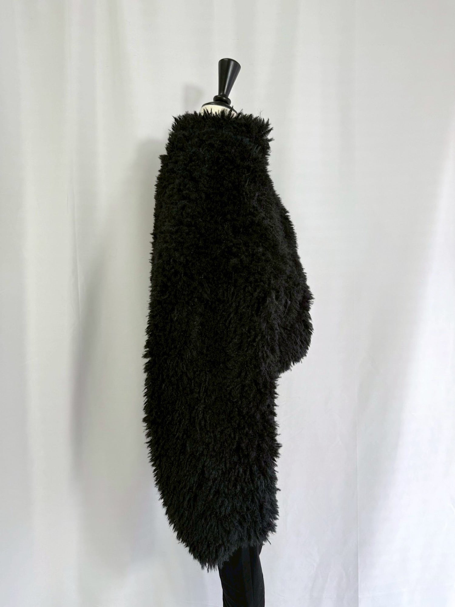 Fluffy boa cropped blouson