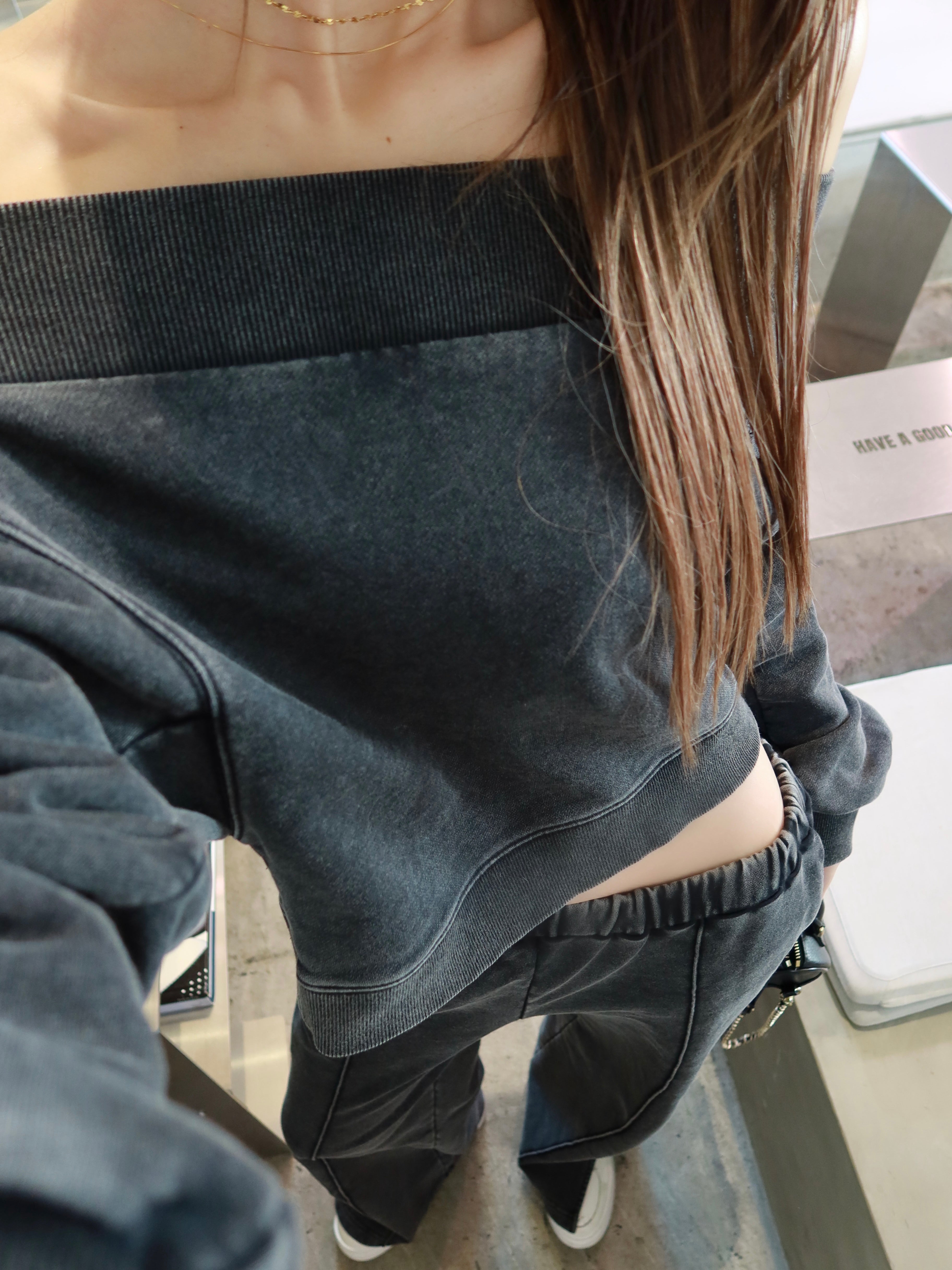 Overdye off-shoulder sweat tops