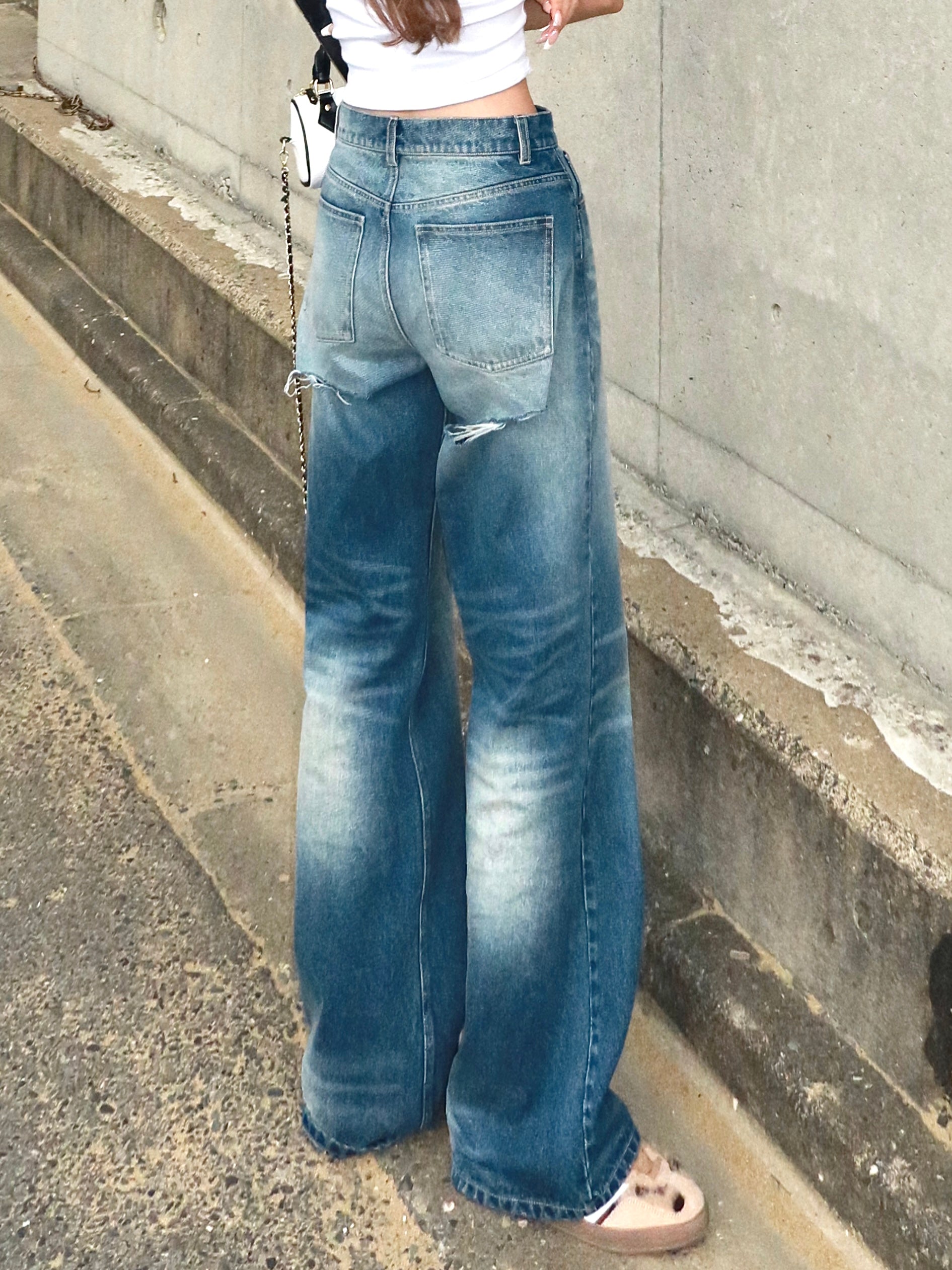 【予約】Back damage loose denim(5月上旬発送予定)