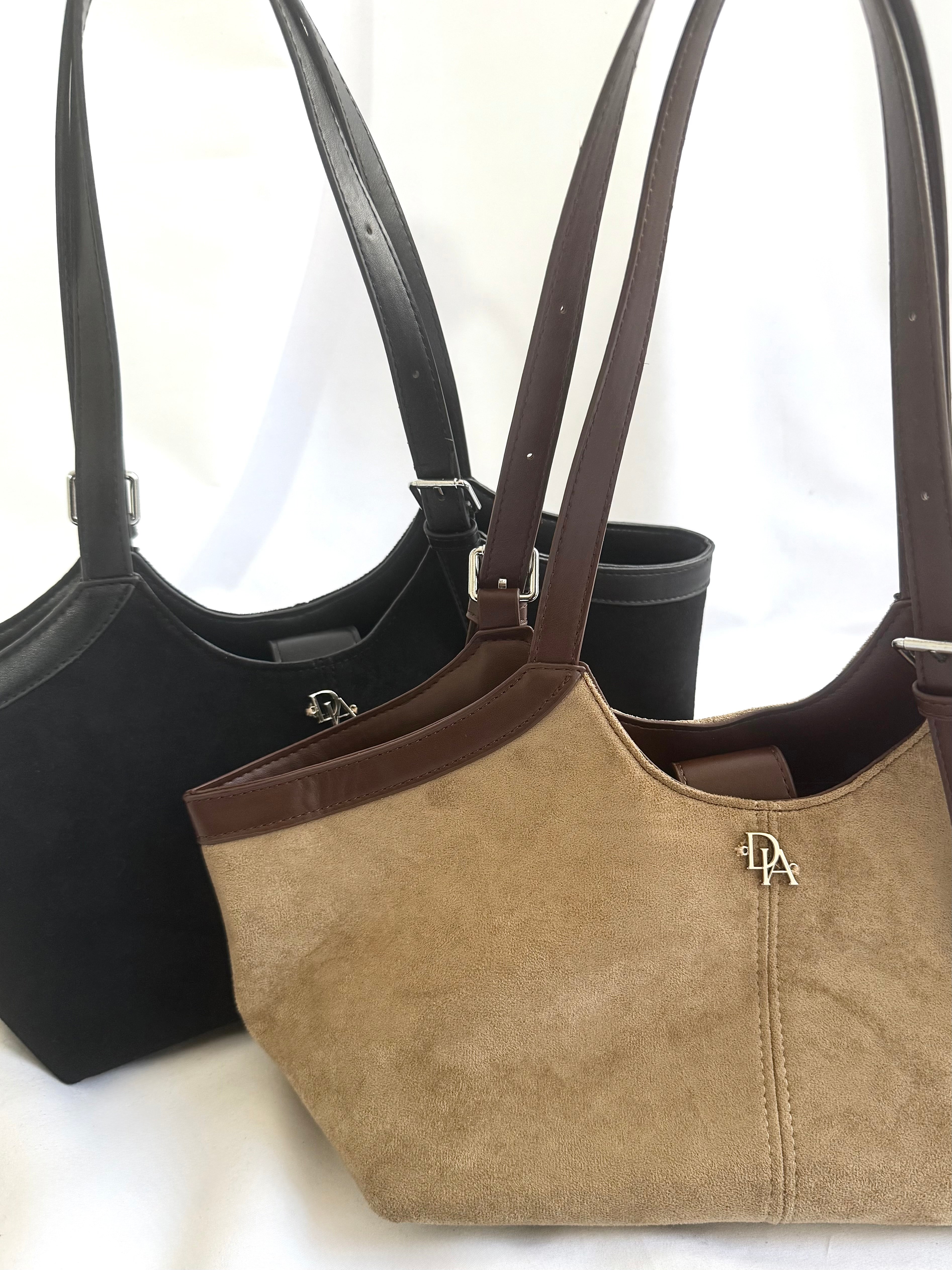 【予約】Suede shoulder bag(8月下旬発送予定)