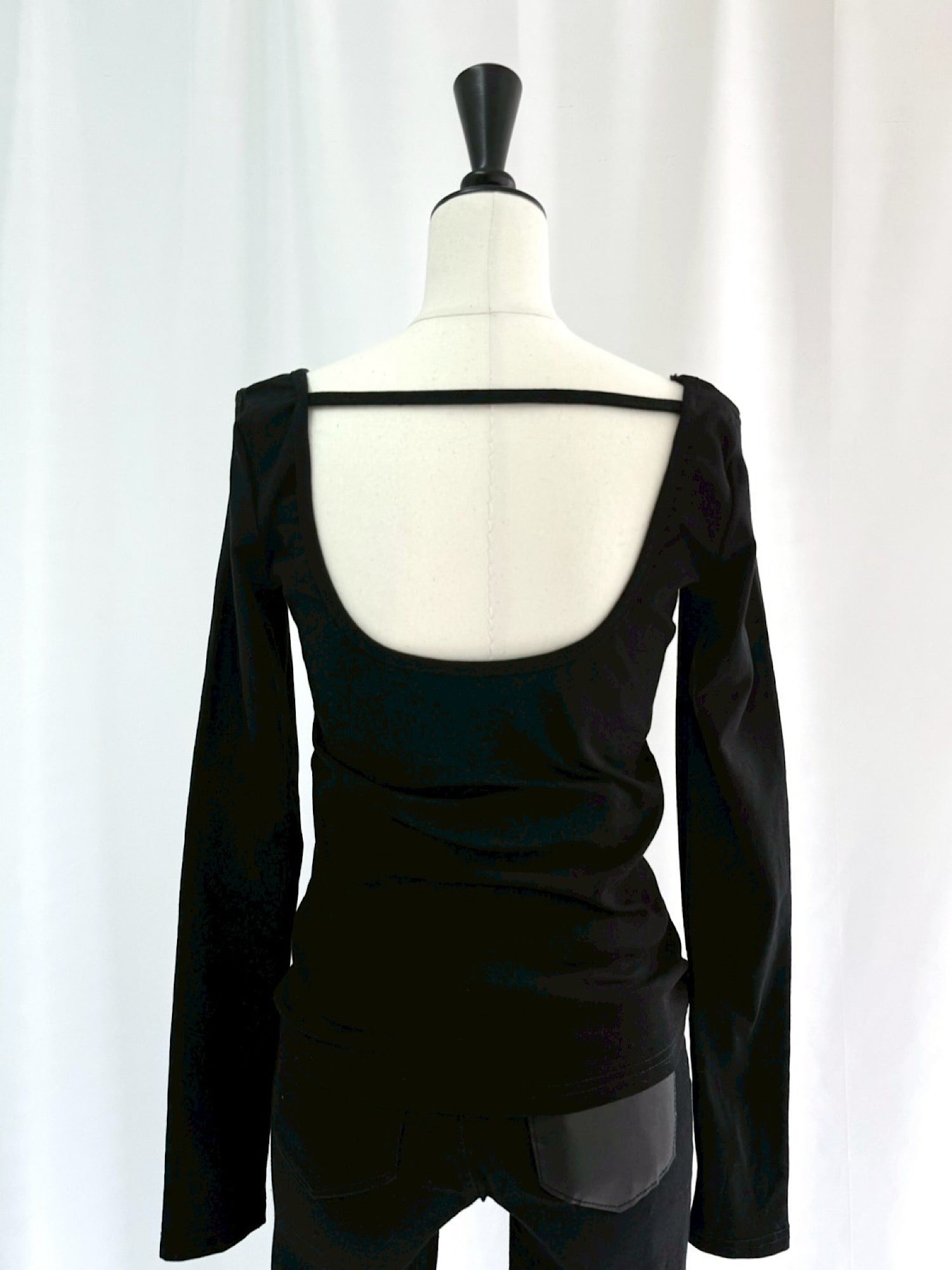 【予約】Back open decorate tops(10月中旬〜下旬発送予定)