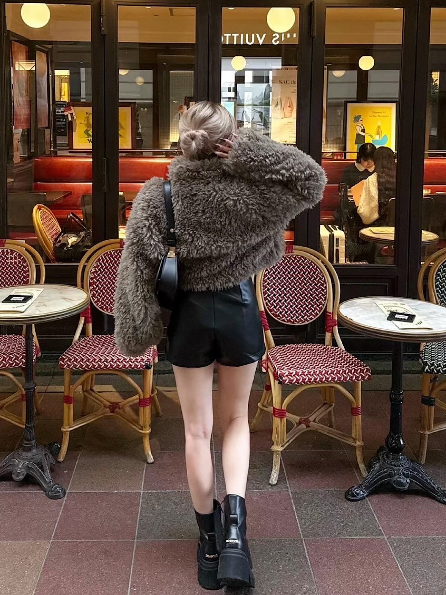 Fluffy boa cropped blouson