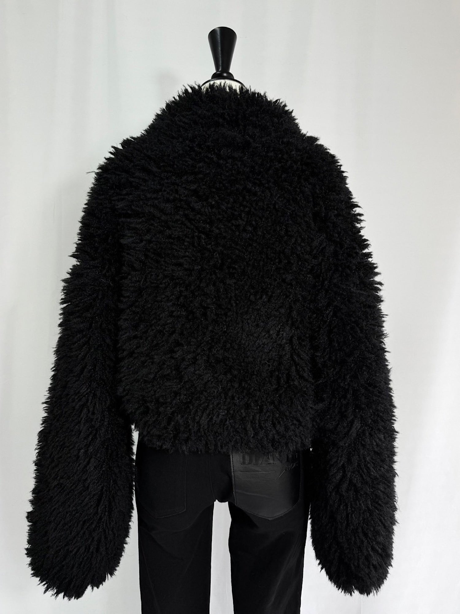 Fluffy boa cropped blouson
