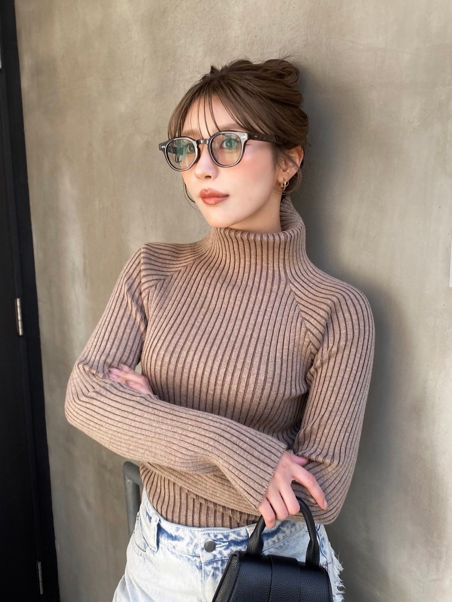 Multi color stand neck rib knit