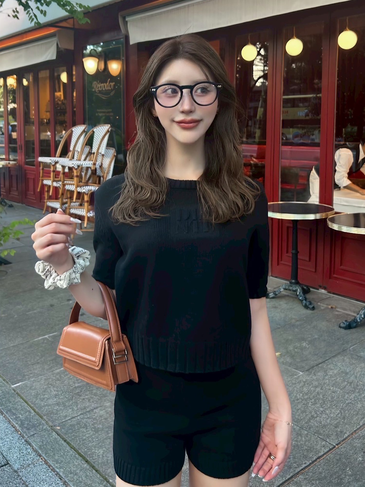 Emboss logo half sleeve knit