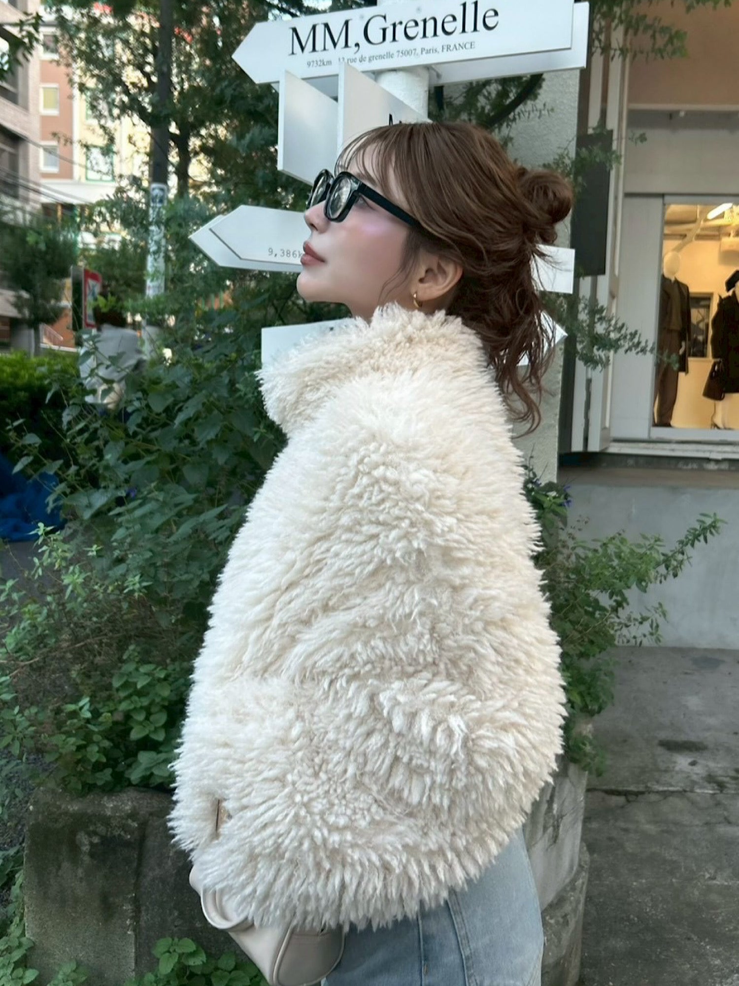 Fluffy boa cropped blouson