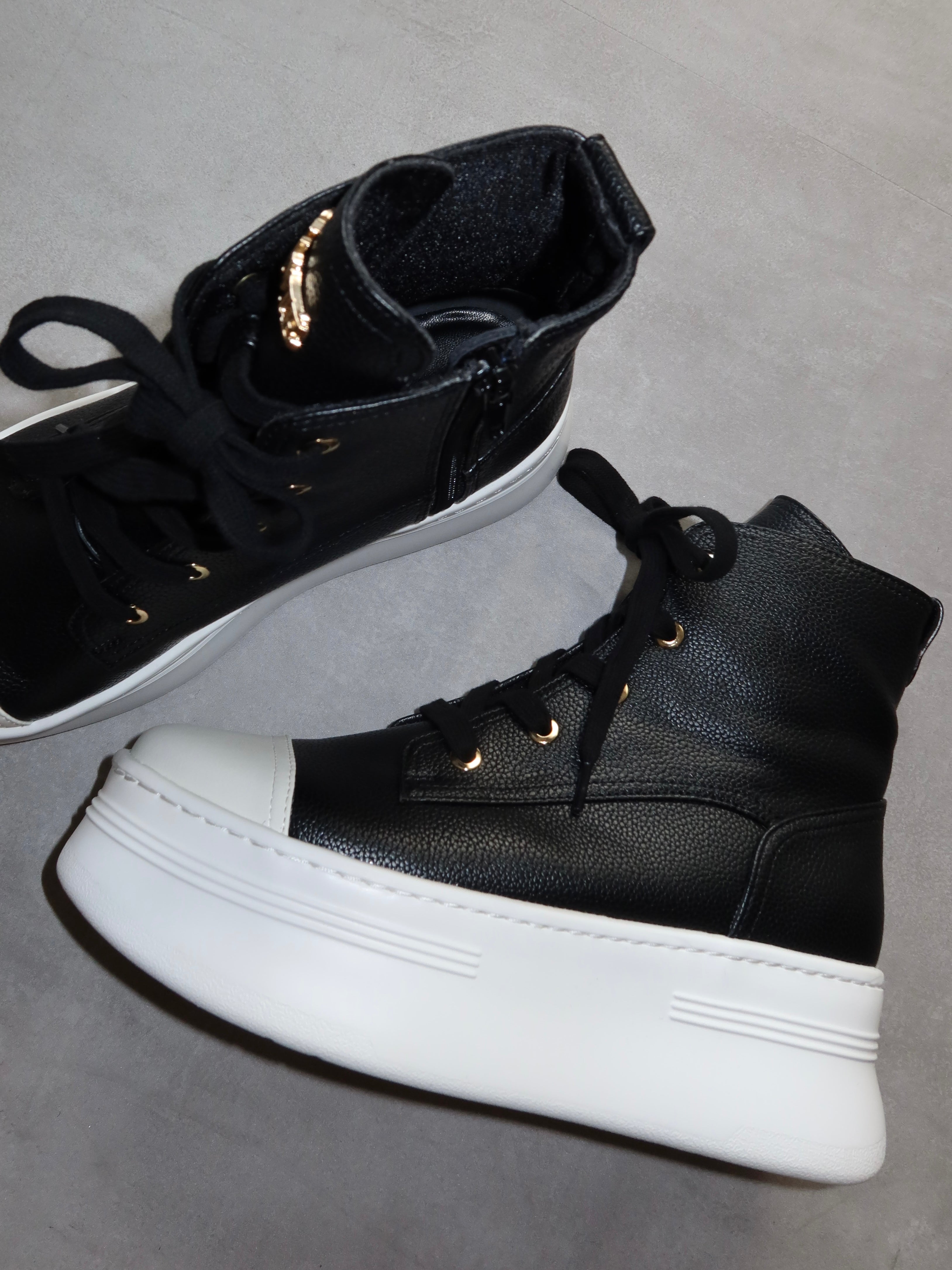 【予約】Lace up wedge sole sneakers(2月下旬〜3月上旬発送予定)