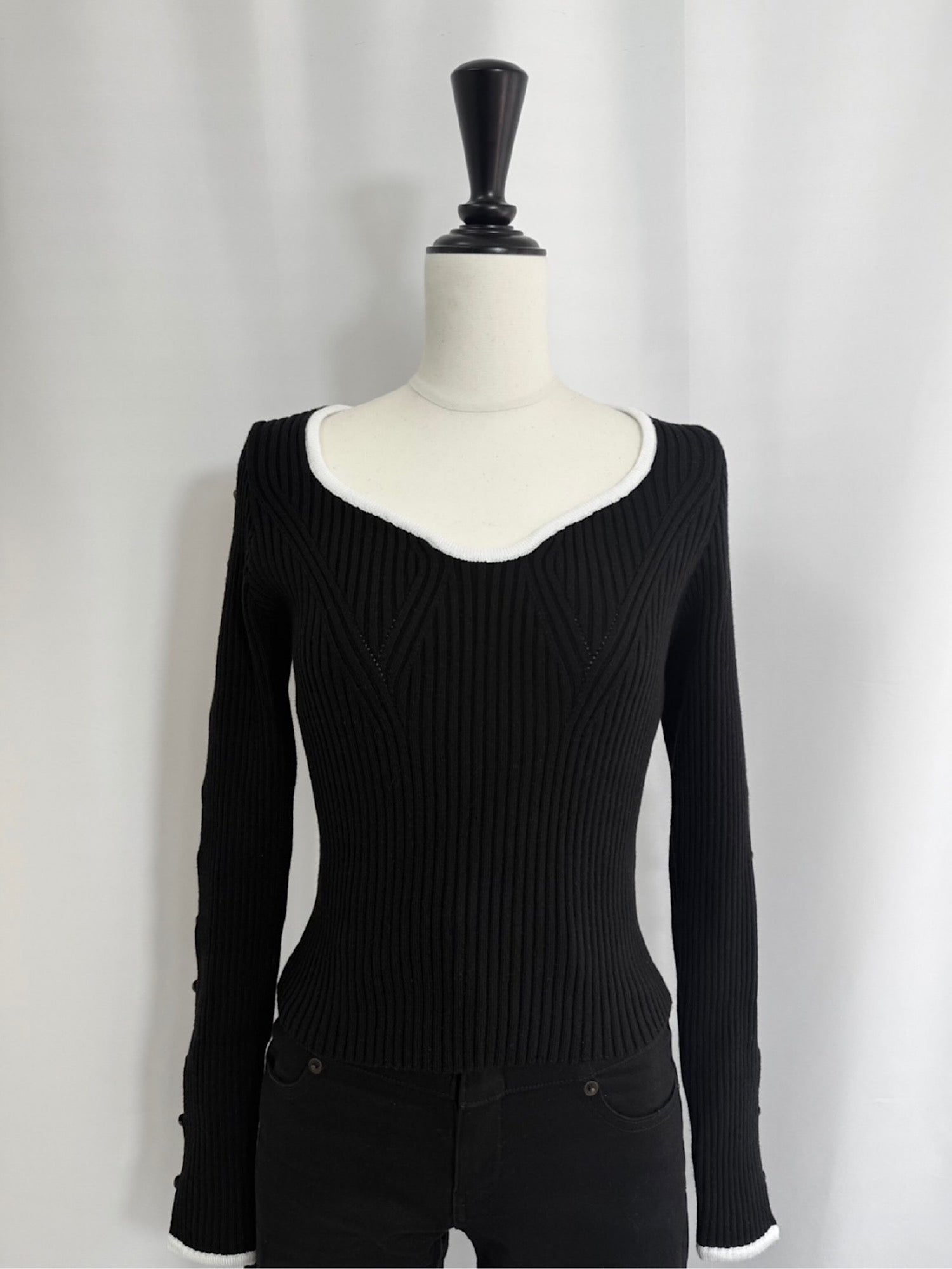 Button sleeve decorate knit