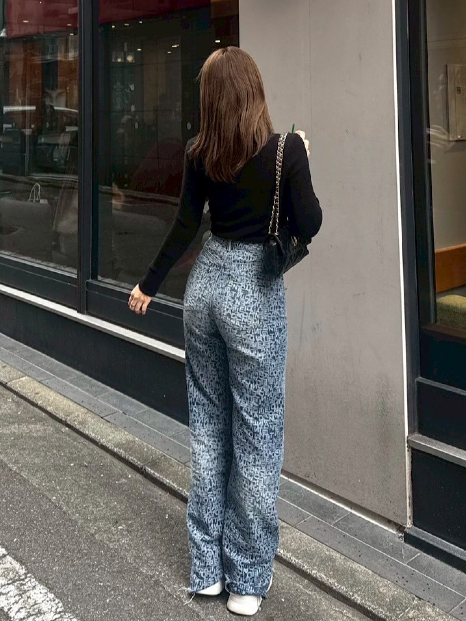 【予約】Graffiti embroidery loose denim(1月下旬〜2月上旬発送予定)