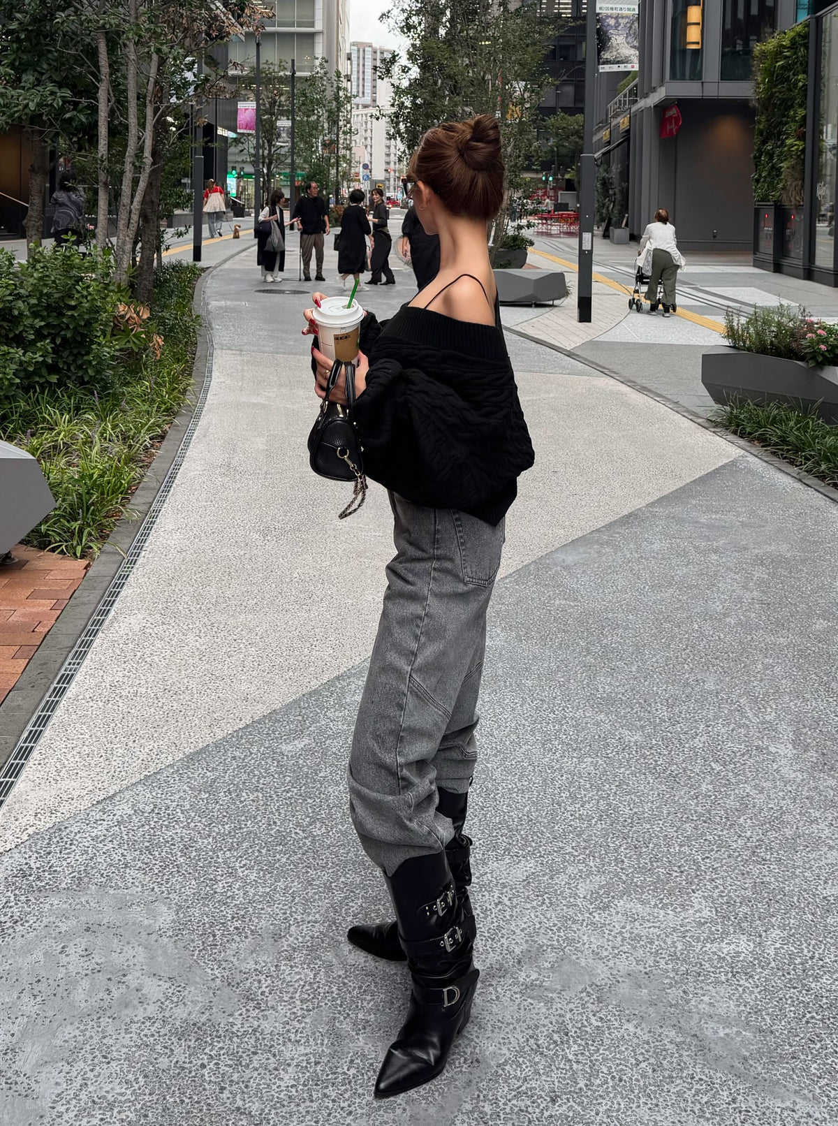 Triple strap middle boots