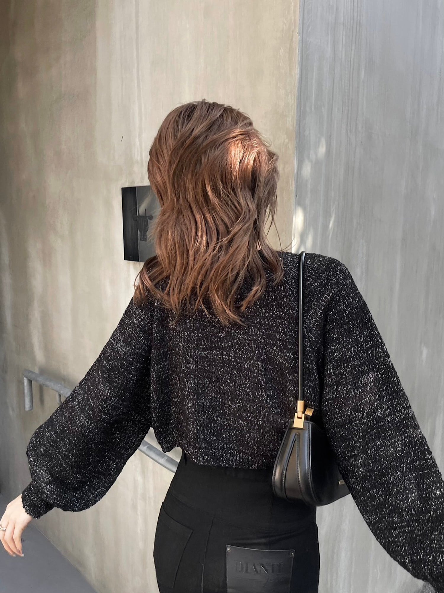 Volume sleeve glitter knit tops