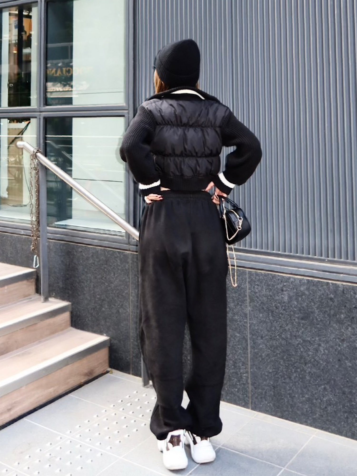 Accent color knit docking puffy blouson