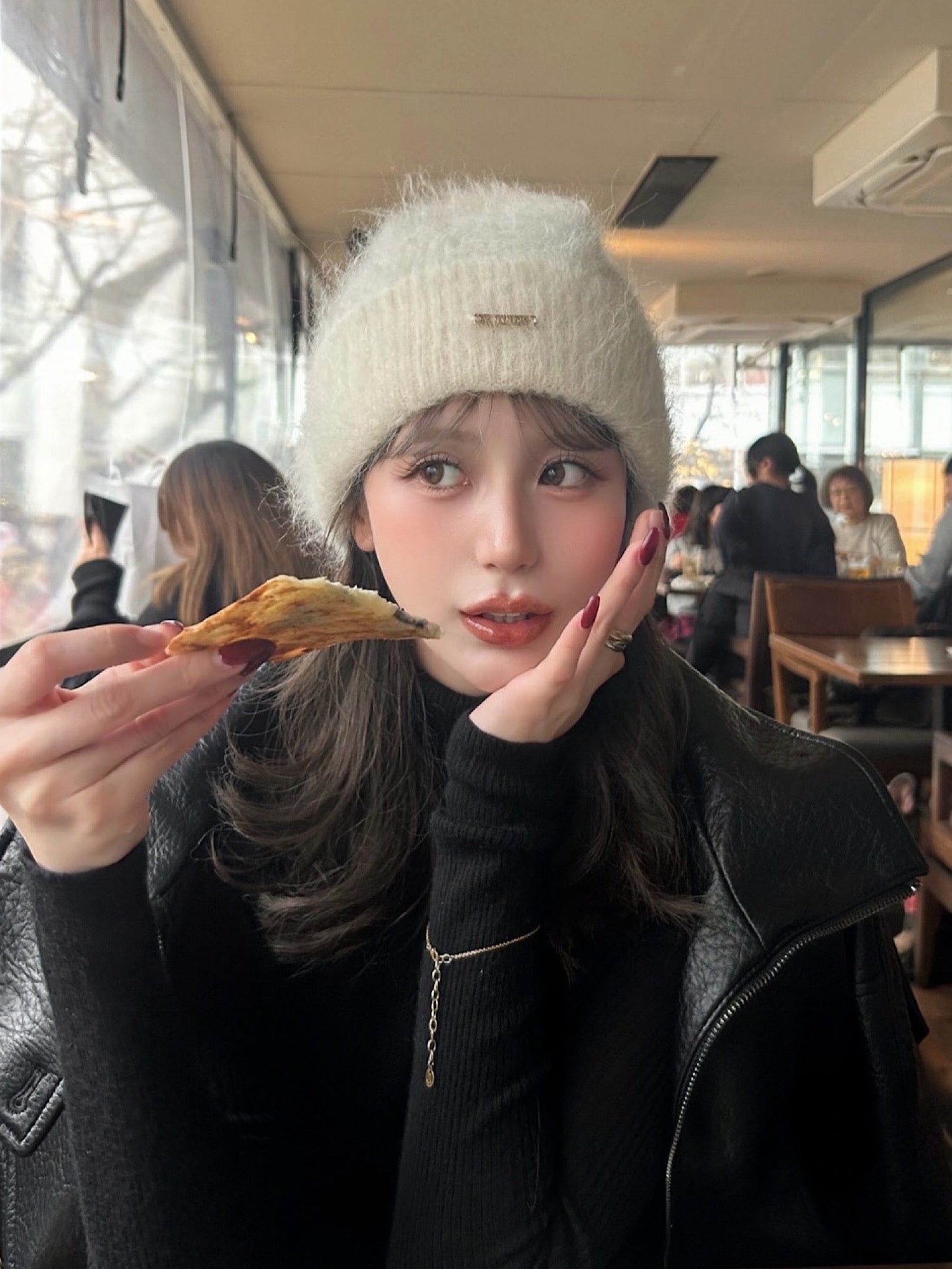 【予約】Accent logo shaggy knit beanie(1月下旬〜2月上旬発送予定)