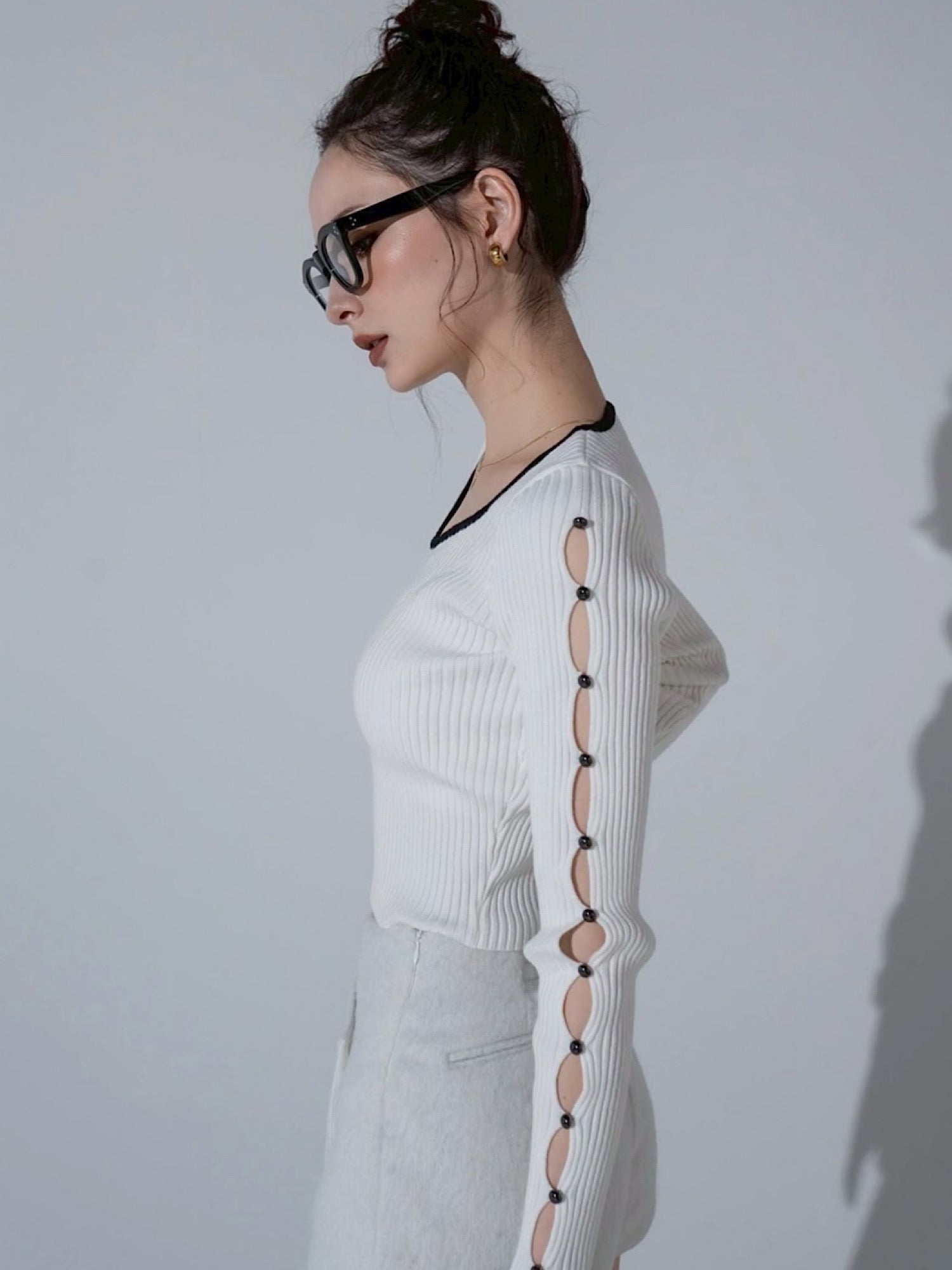 Button sleeve decorate knit