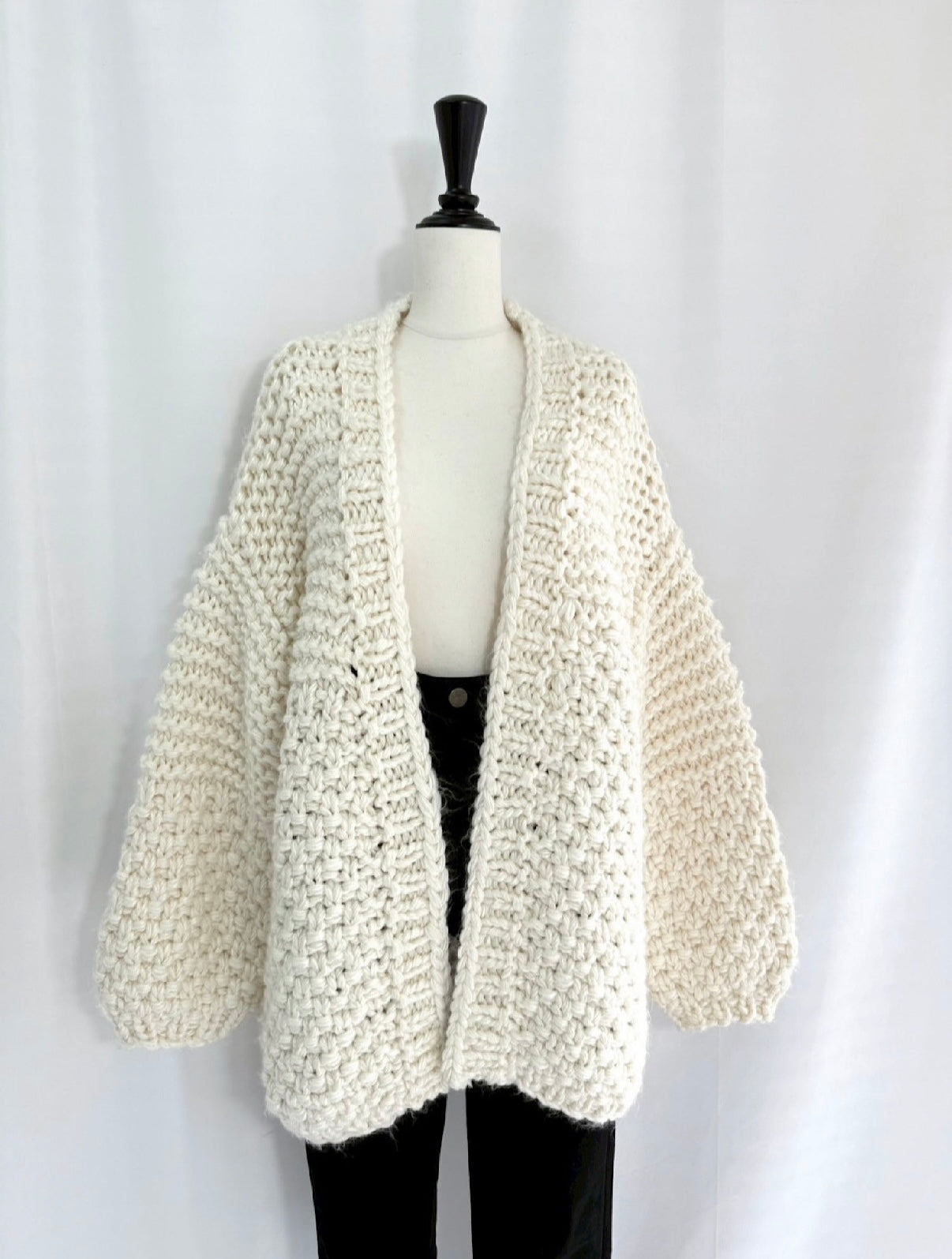 【予約】Low gauge cable cardigan(1月中旬〜下旬発送予定)