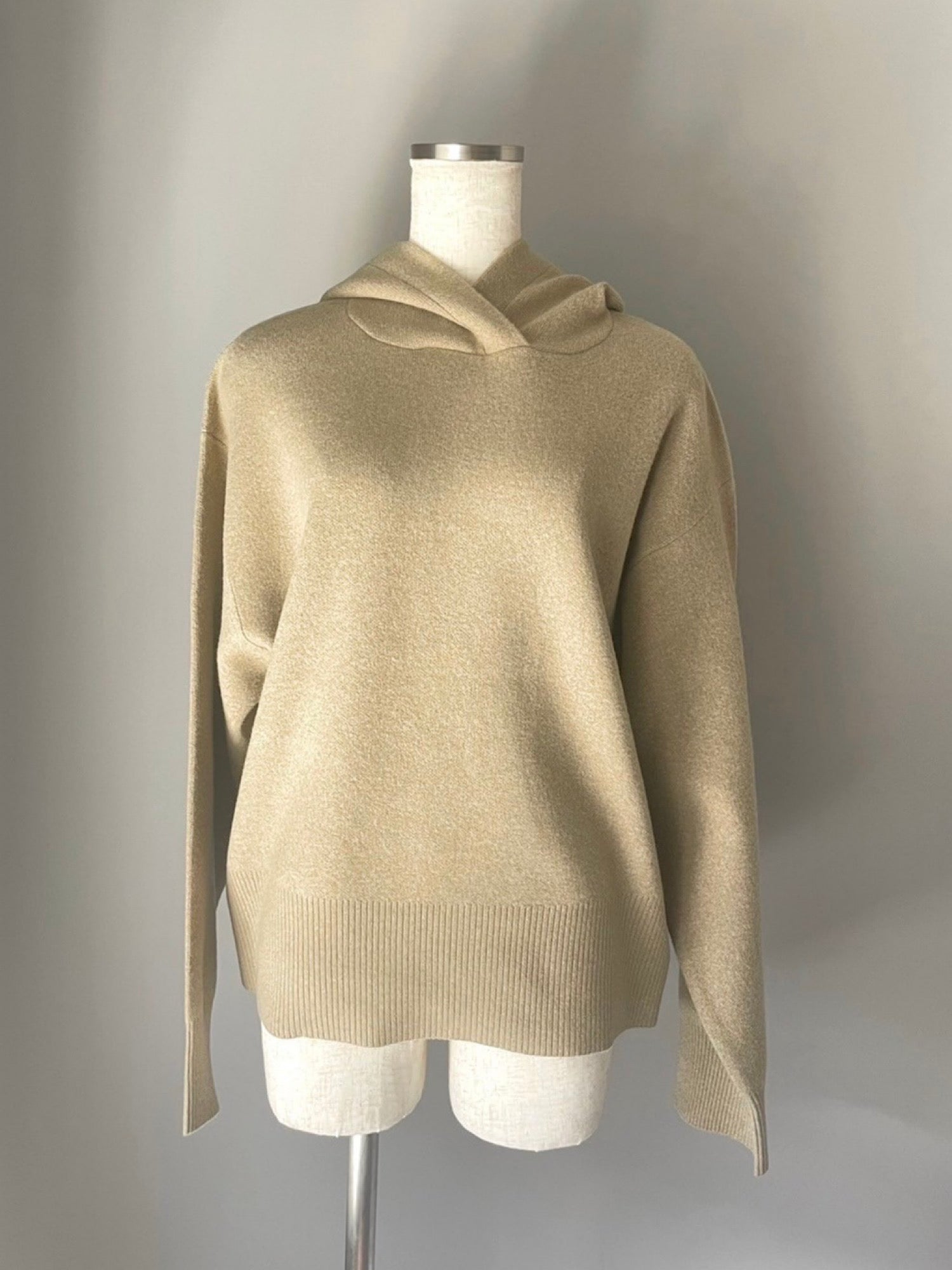 Raglan sleeve knit hoodie