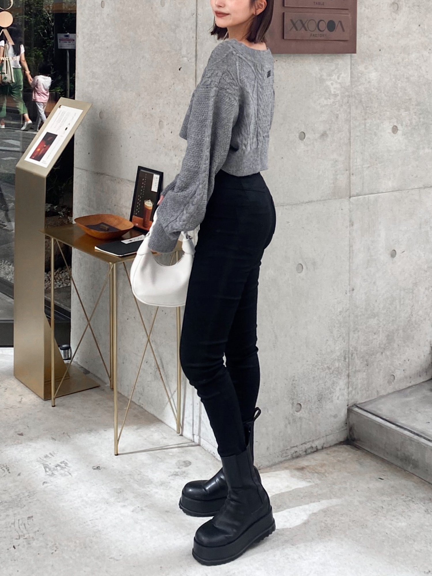 Accent logo side gore boots