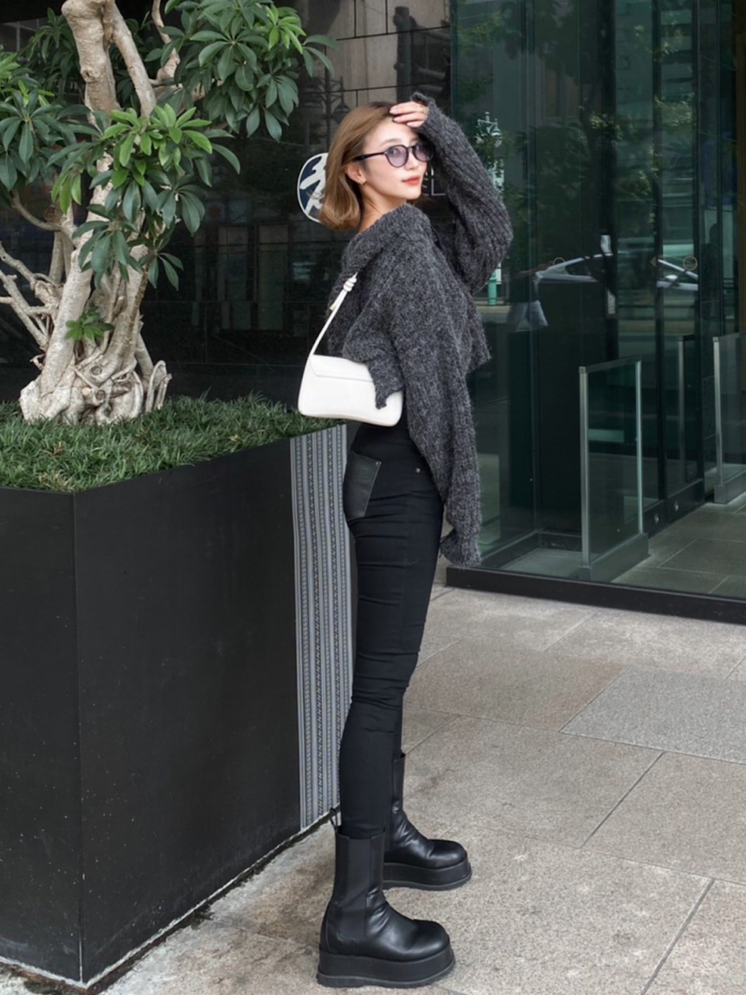 Accent logo side gore boots