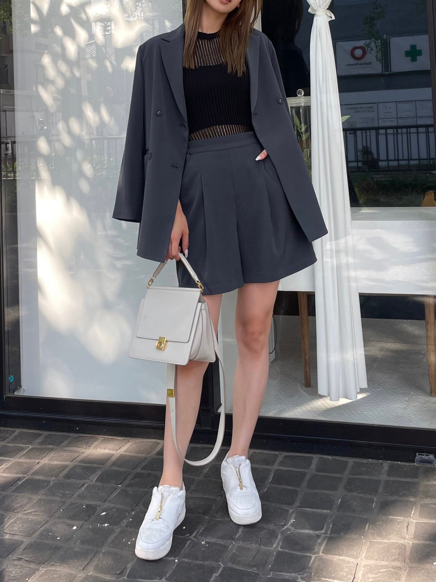Front tuck shorts