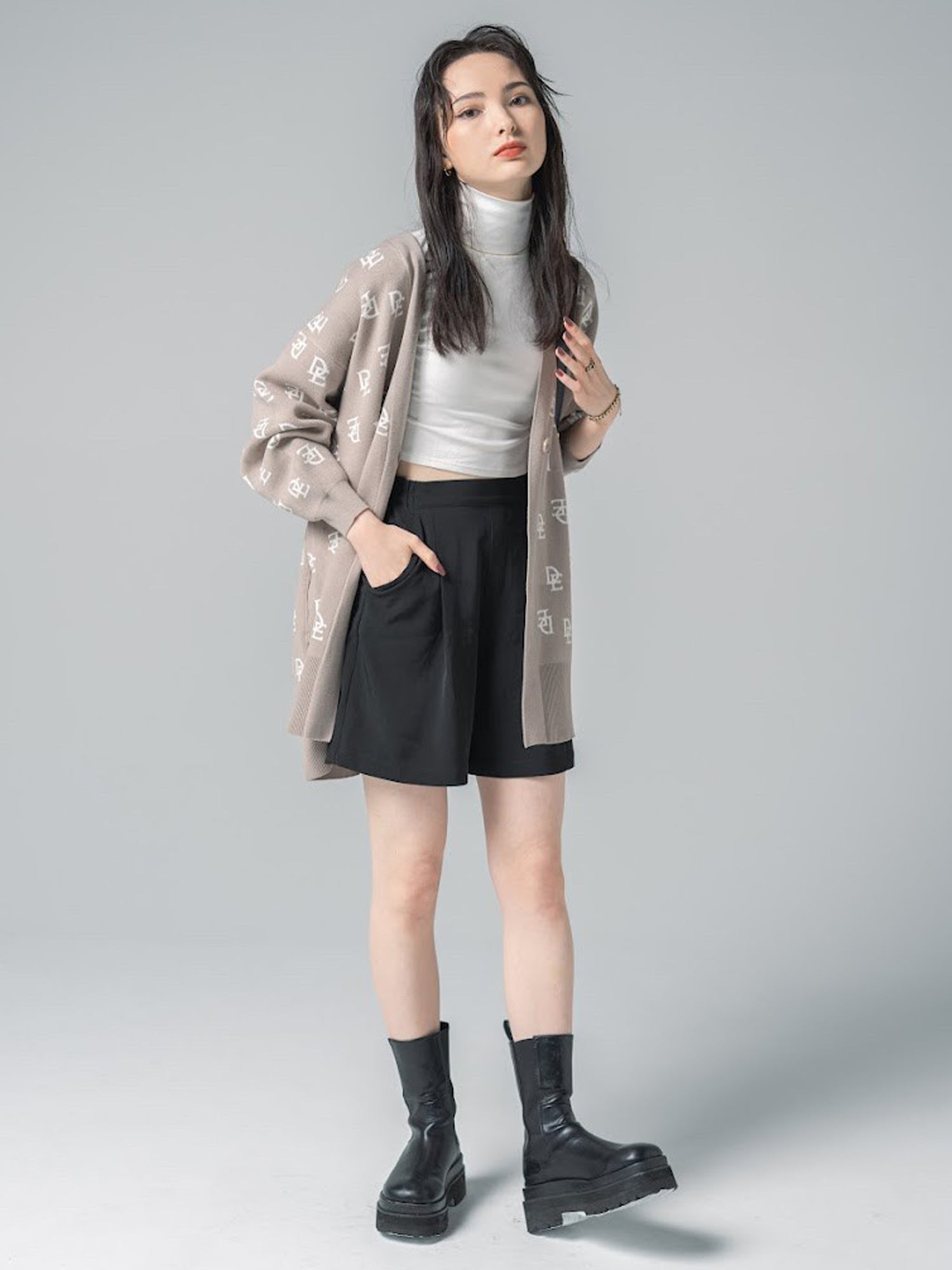 Front tuck shorts