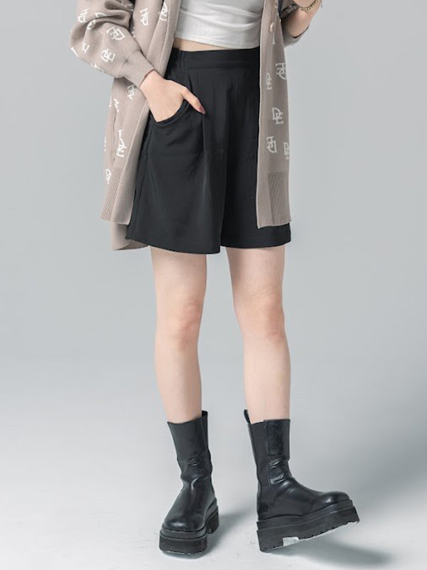 Front tuck shorts