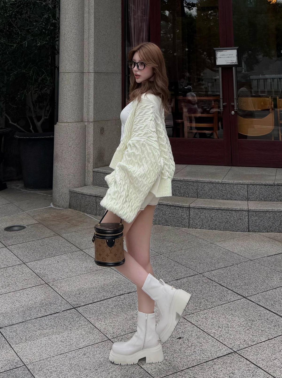 Square toe middle boots