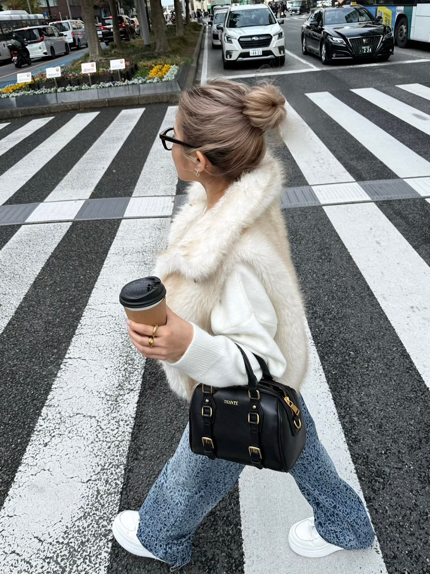 【予約】Graffiti embroidery loose denim(1月下旬〜2月上旬発送予定)